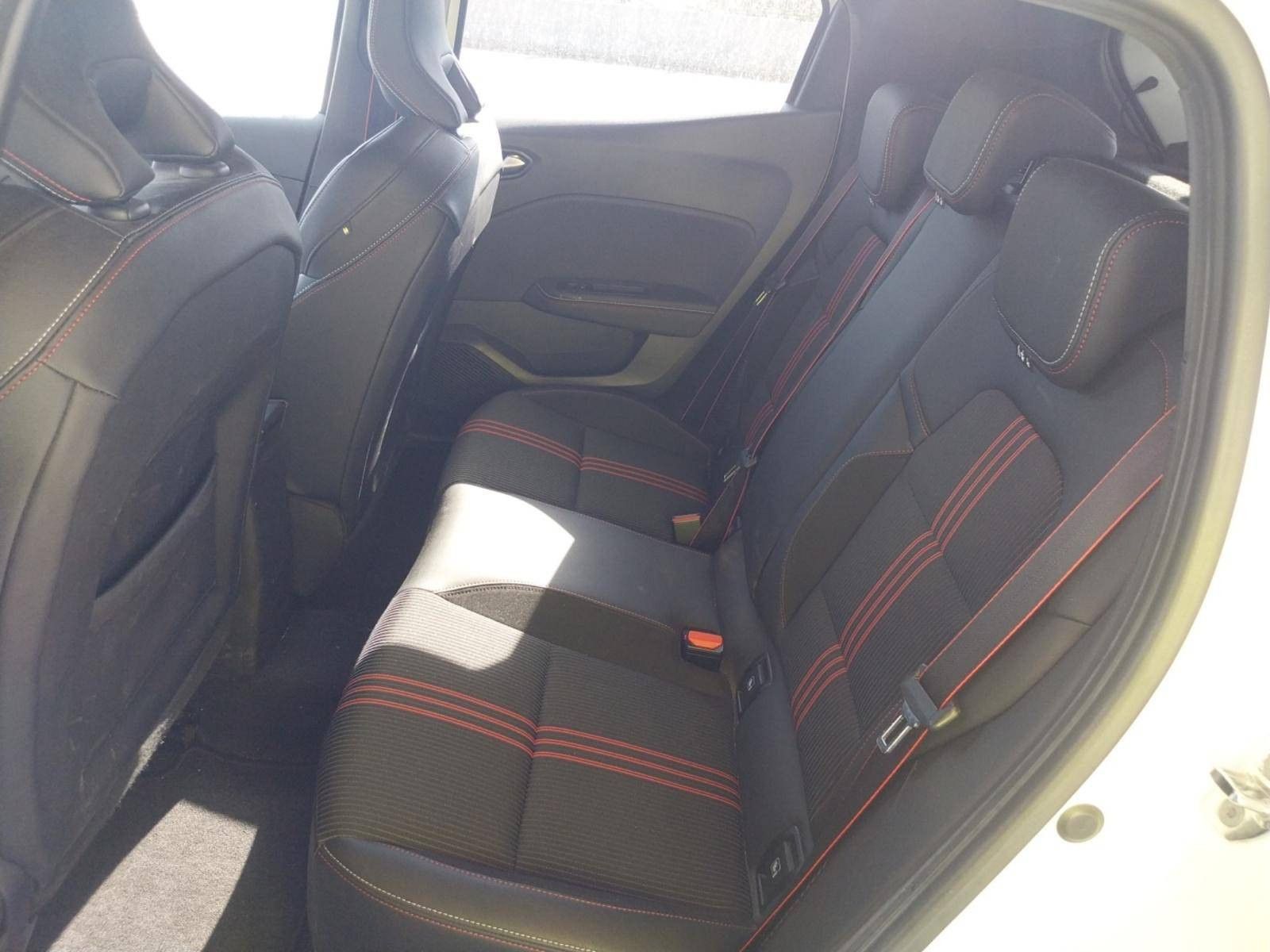 Vente en ligne Renault Clio 5 Clio E-Tech 140 - 21N au prix de 15 990 €