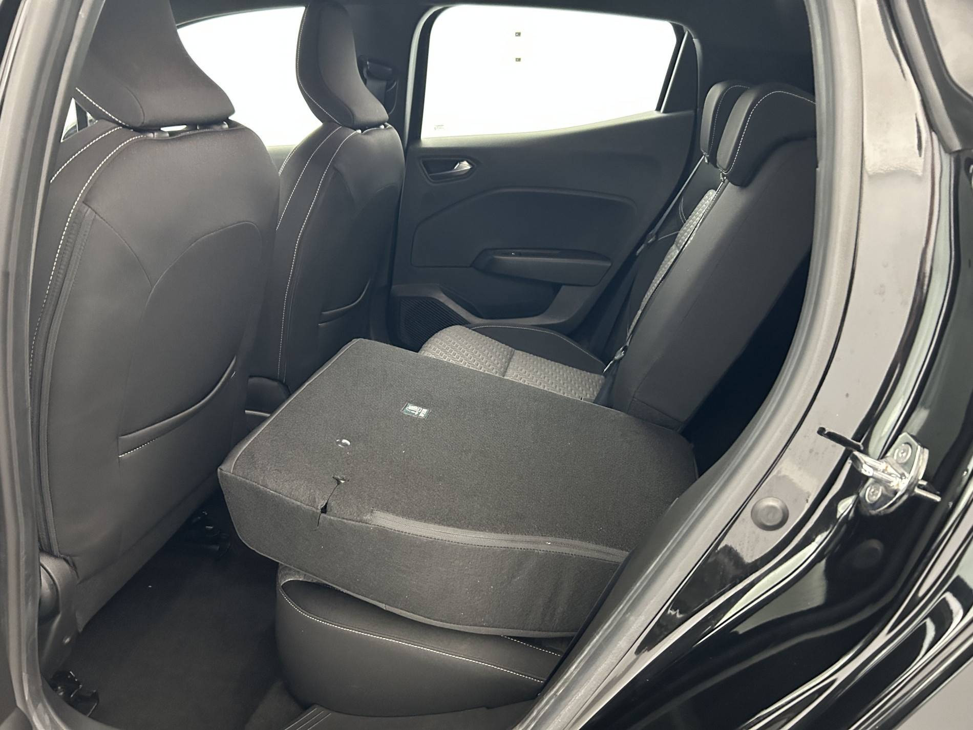 Vente en ligne Renault Clio 5 Clio TCe 90 - 21N au prix de 13 490 €