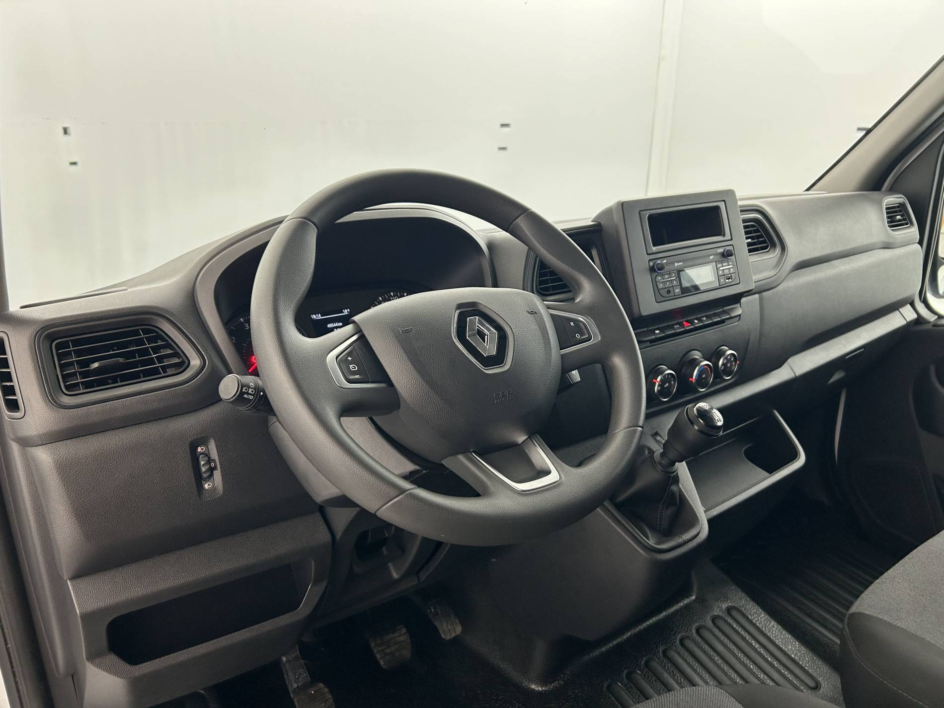 Vente en ligne Renault Master Fourgon MASTER FGN TRAC F3500 L2H2 BLUE DCI 135 au prix de 24 990 €