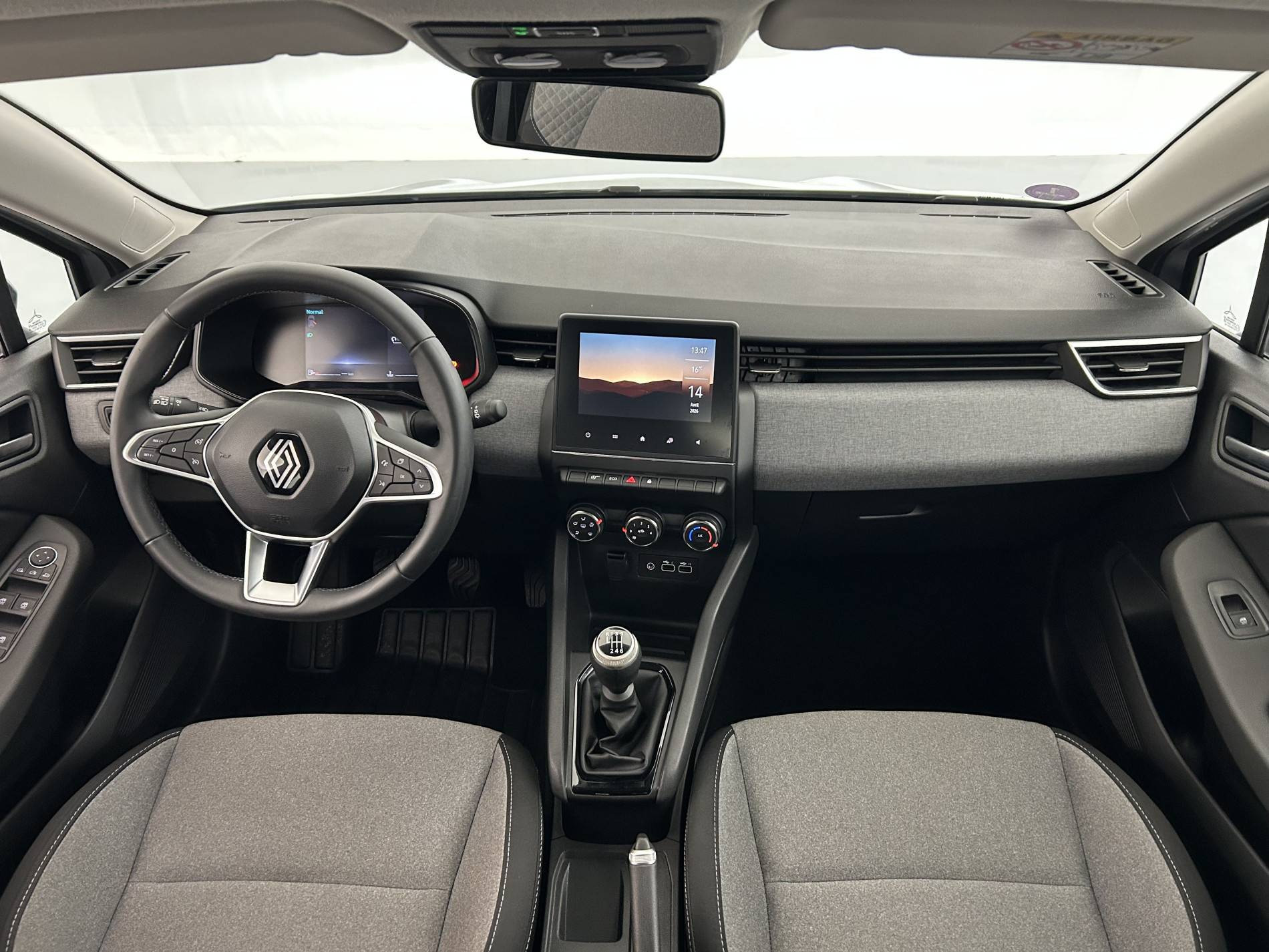 Vente en ligne Renault Clio 5 Clio TCe 90 au prix de 15 790 €