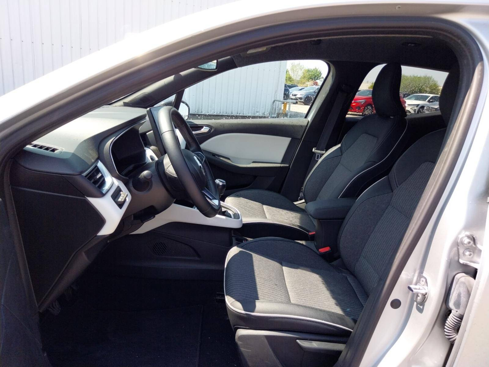 Vente en ligne Renault Clio 5 Clio TCe 90 au prix de 15 900 €