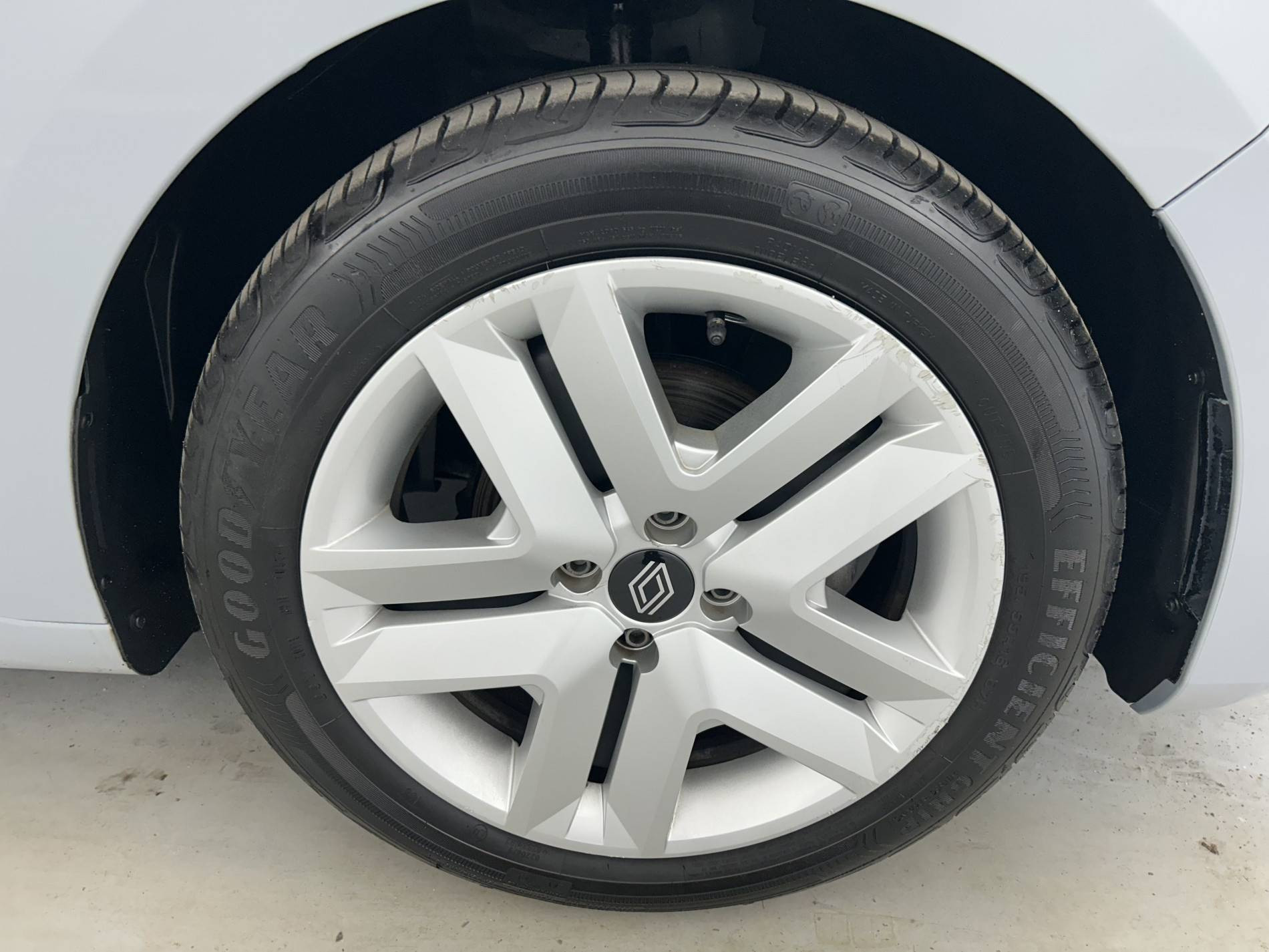 Vente en ligne Renault Clio 5 Clio TCe 90 au prix de 15 790 €