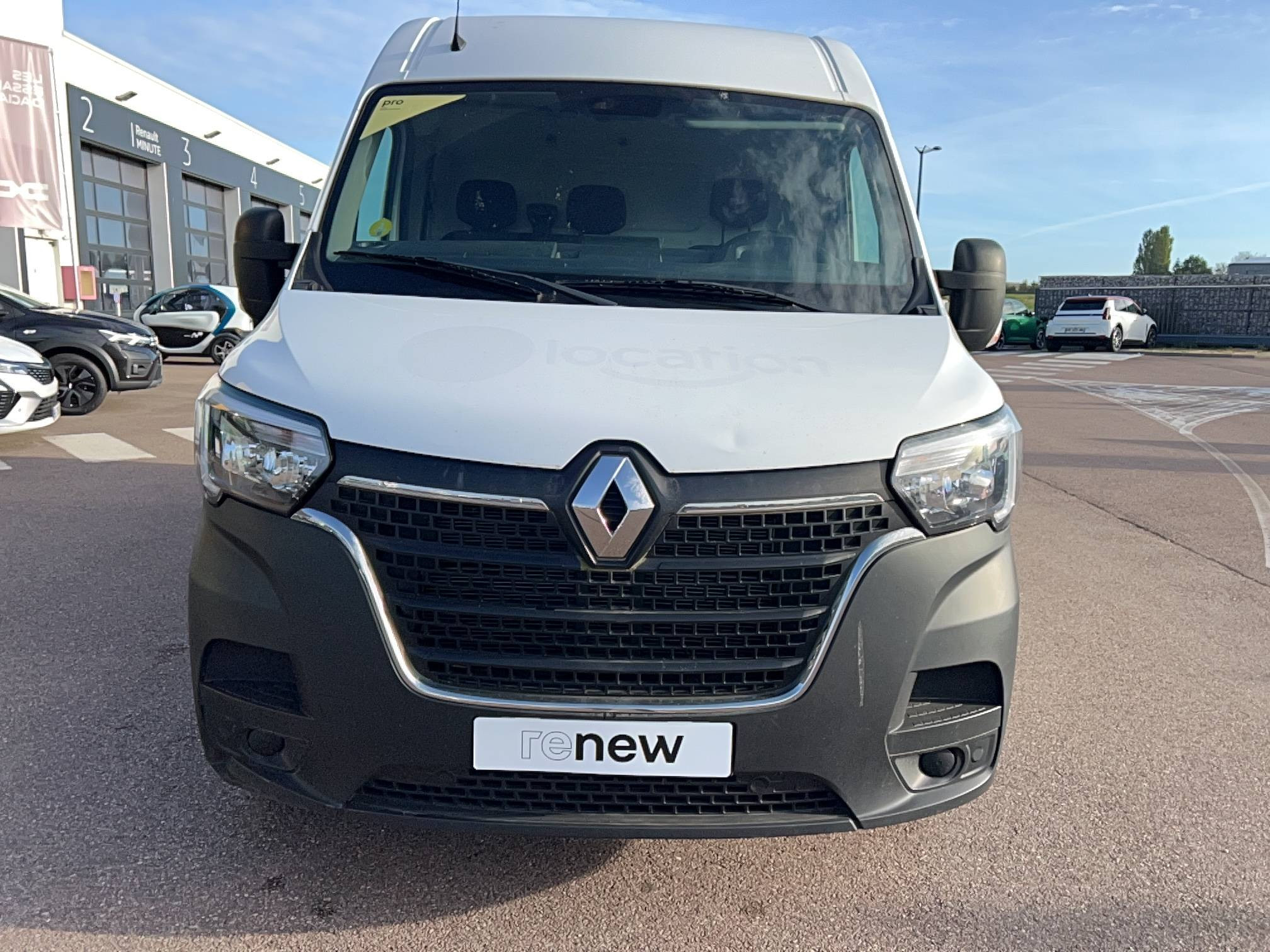 Vente en ligne Renault Master Fourgon MASTER FGN TRAC F3500 L2H2 BLUE DCI 135 au prix de 22 490 €