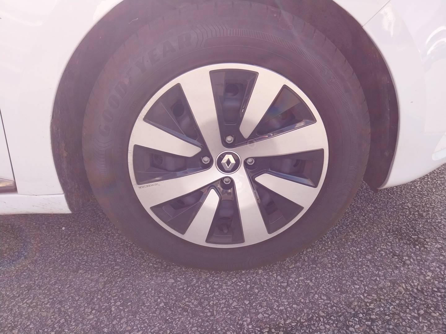 Vente en ligne Renault Clio 5 Clio TCe 90 au prix de 14 990 €