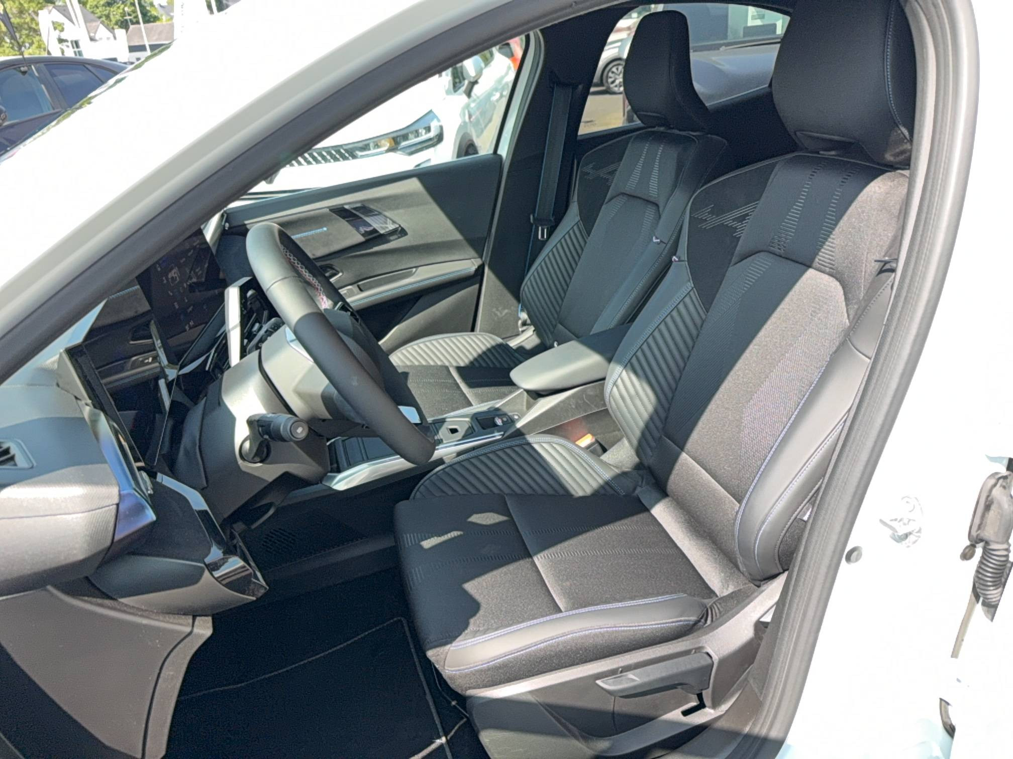 Vente en ligne Renault Clio 6 Clio E-Tech full hybrid 160 ch au prix de 29 800 €