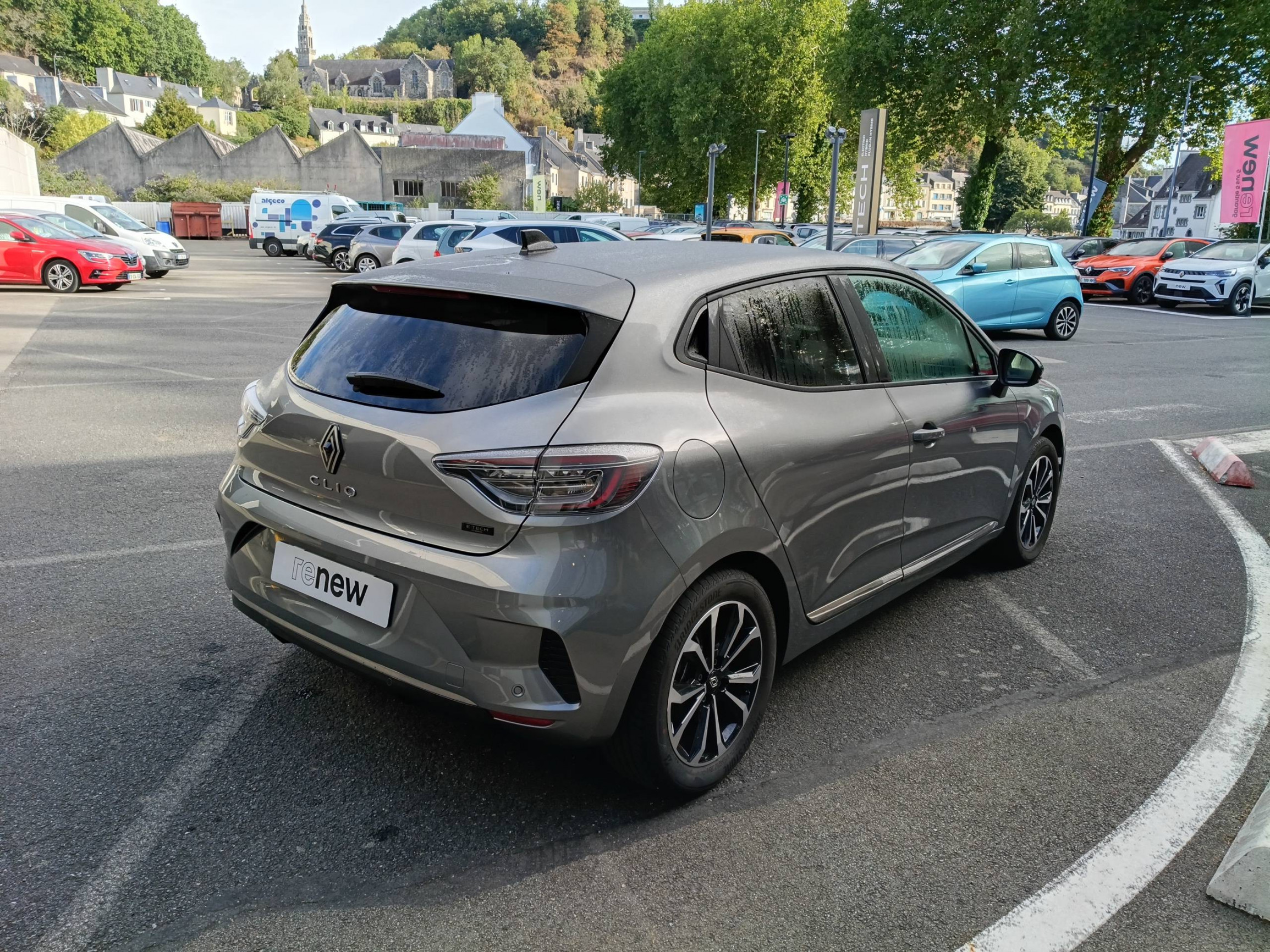 Vente en ligne Renault Clio 5 Clio E-Tech full hybrid 145 ch GSR2 au prix de 19 790 €