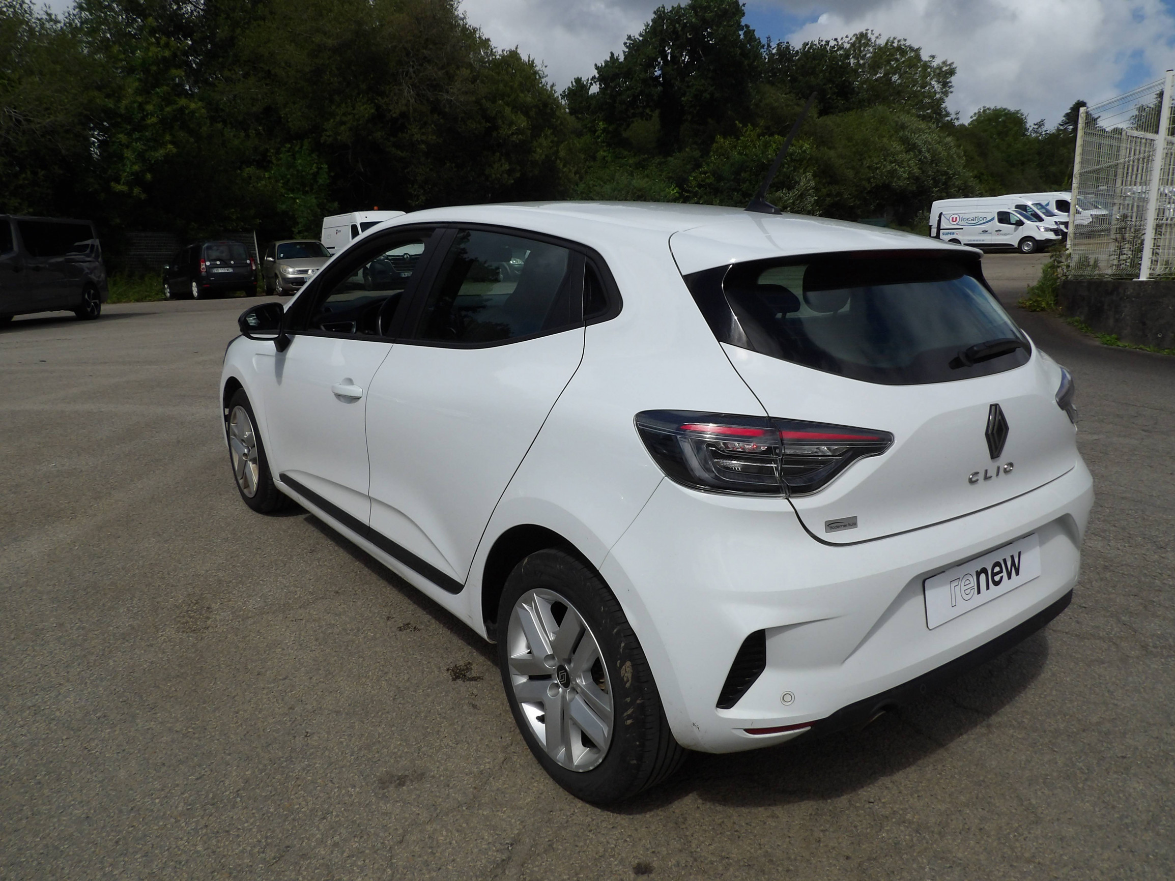 Vente en ligne Renault Clio 5 Clio TCe 90 au prix de 13 999 €