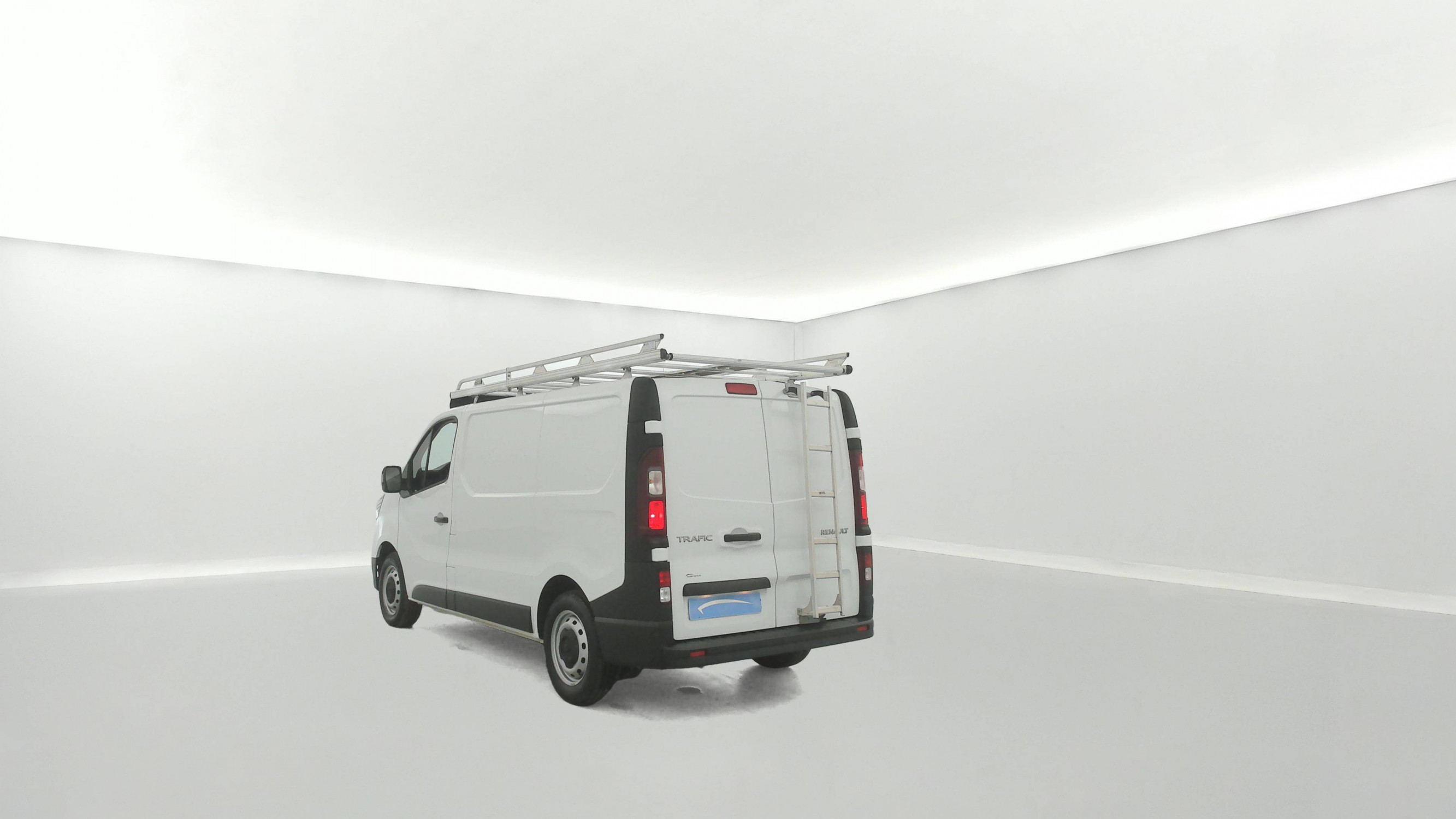Vente en ligne Renault Trafic 3 Fourgon TRAFIC FGN L1H1 2800 KG BLUE DCI 110 au prix de 20 790 €