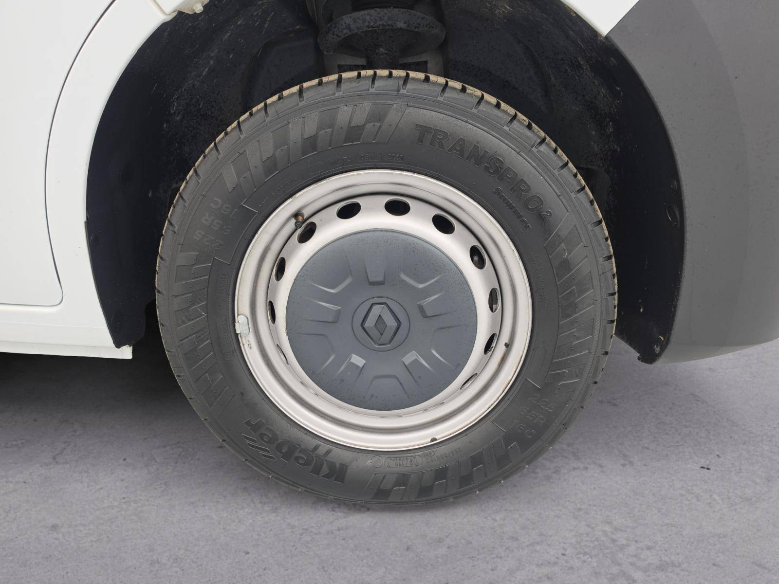 Vente en ligne Renault Master Fourgon MASTER FGN TRAC F3500 L2H2 BLUE DCI 135 au prix de 24 000 €