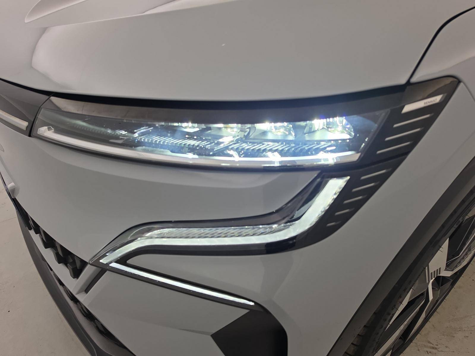 Vente en ligne Renault Megane E-Tech  EV60 220 ch super charge au prix de 24 990 €