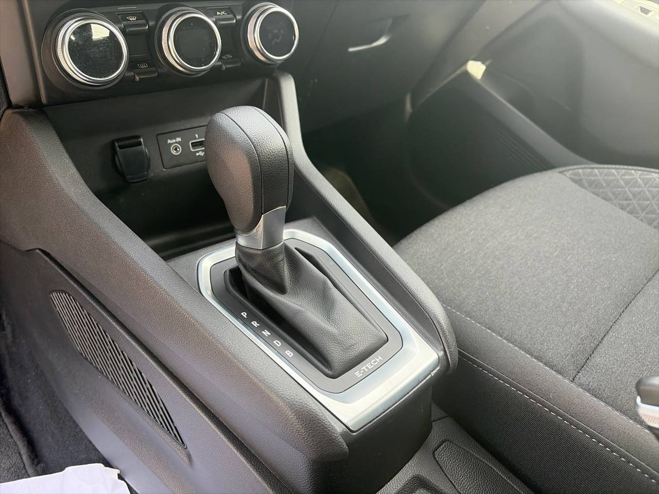 Vente en ligne Renault Clio 5 Clio E-Tech 140 - 21N au prix de 14 790 €