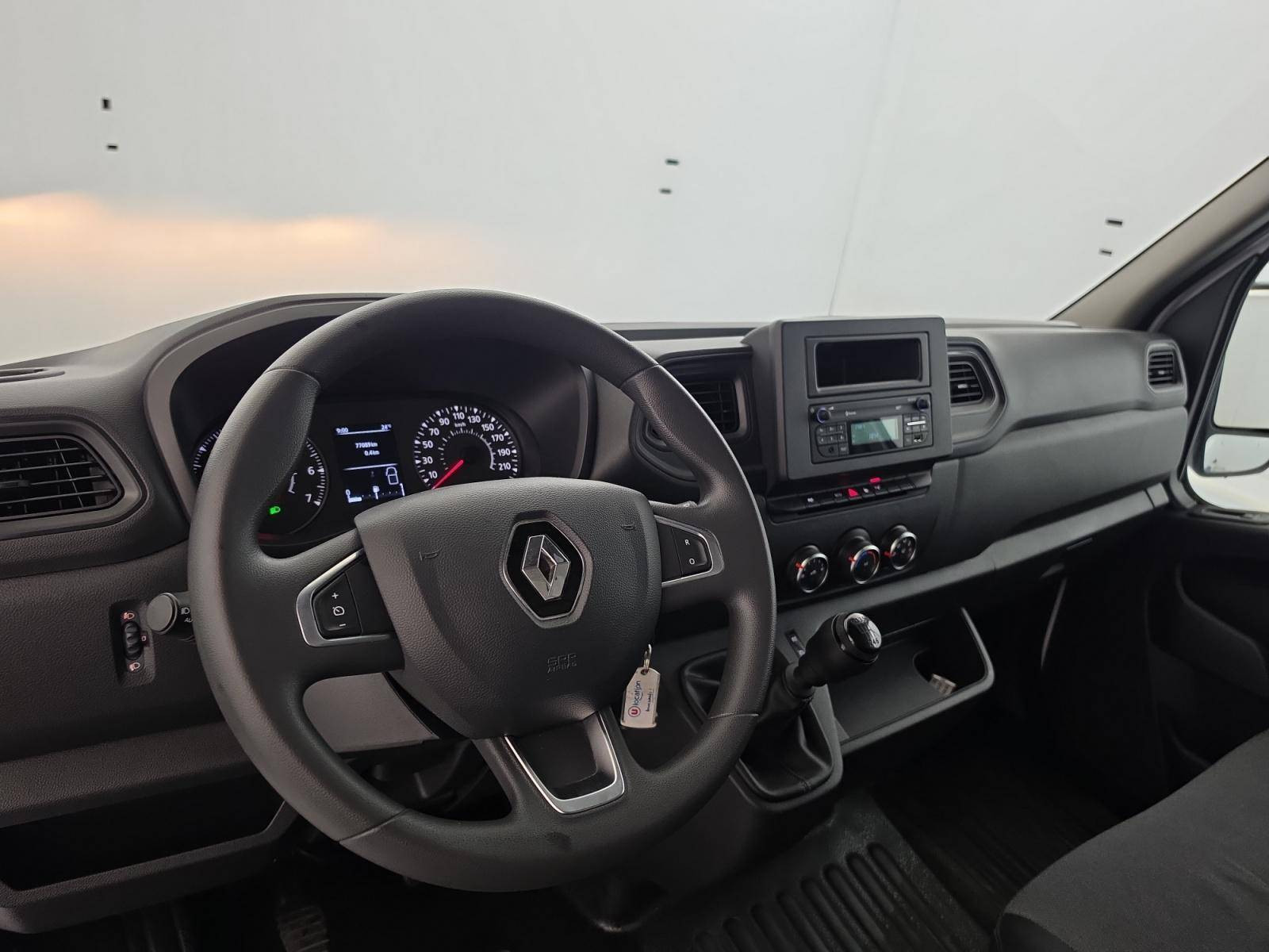 Vente en ligne Renault Master Fourgon MASTER FGN TRAC F3500 L2H2 BLUE DCI 135 au prix de 20 980 €