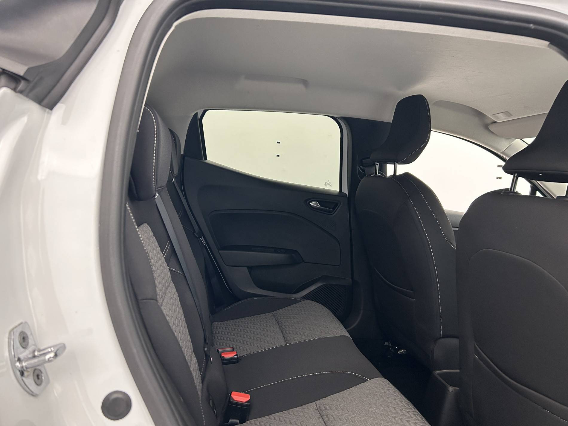 Vente en ligne Renault Clio 5 CLIO SOCIETE BLUE DCI 100 au prix de 14 990 €