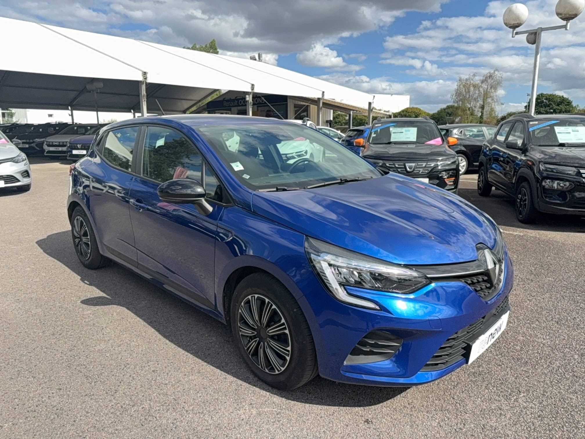 Vente en ligne Renault Clio 5 Clio E-Tech full hybrid 145 au prix de 16 690 €
