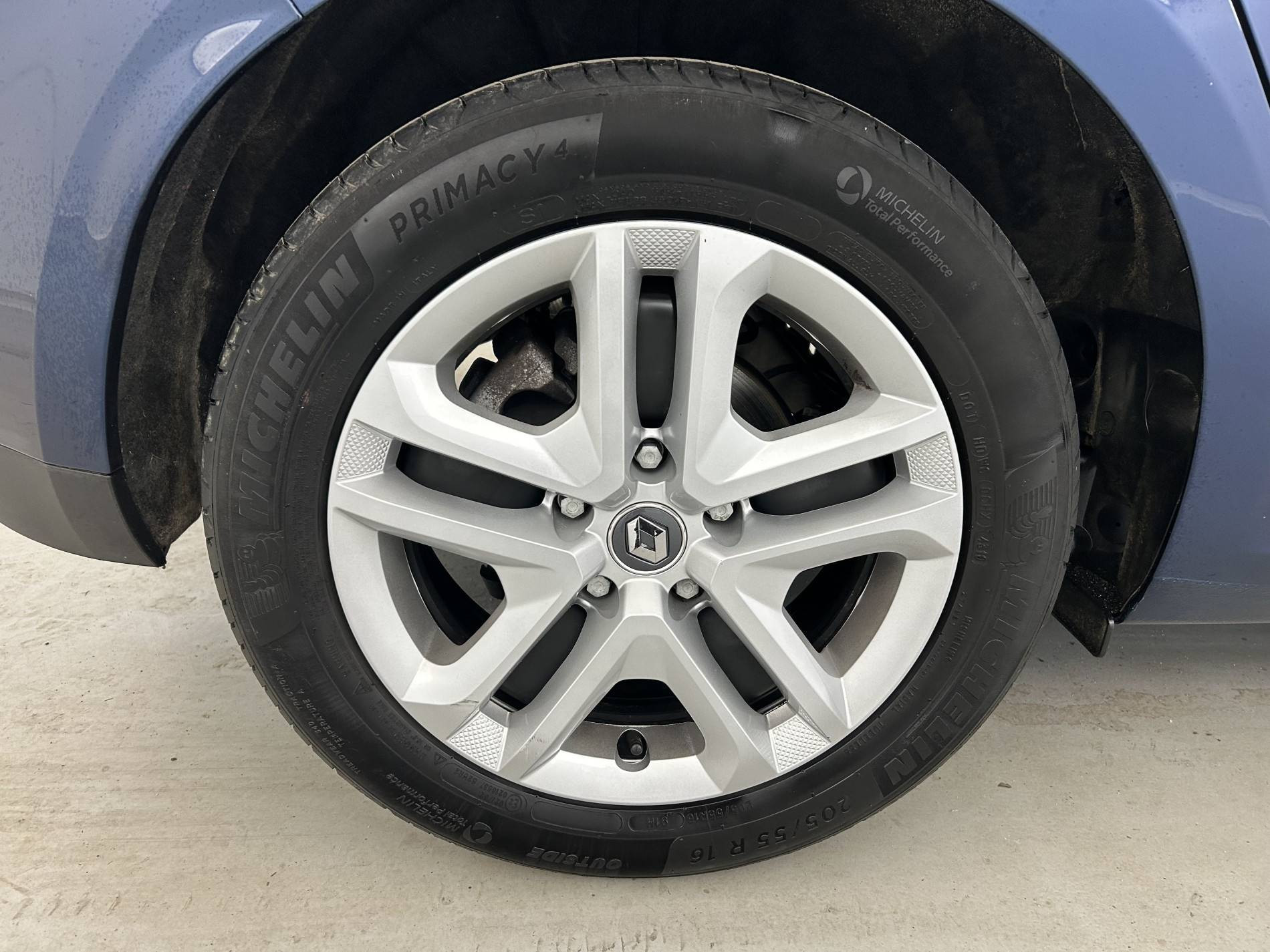 Vente en ligne Renault Megane 4 Mégane IV Berline Blue dCi 115 EDC au prix de 16 400 €