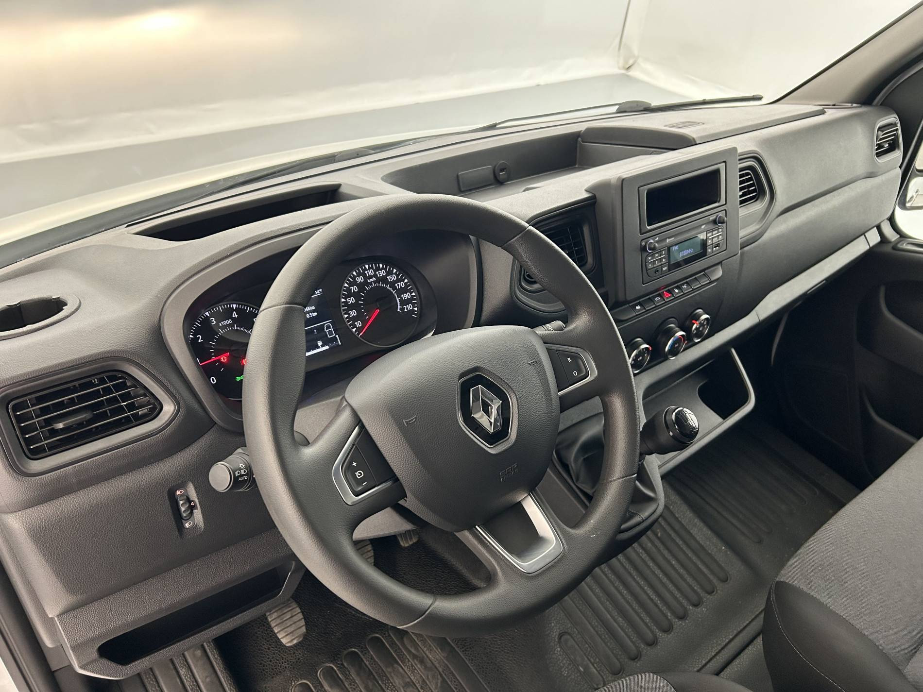 Vente en ligne Renault Master Fourgon MASTER FGN TRAC F3500 L3H3 BLUE DCI 135 au prix de 27 890 €