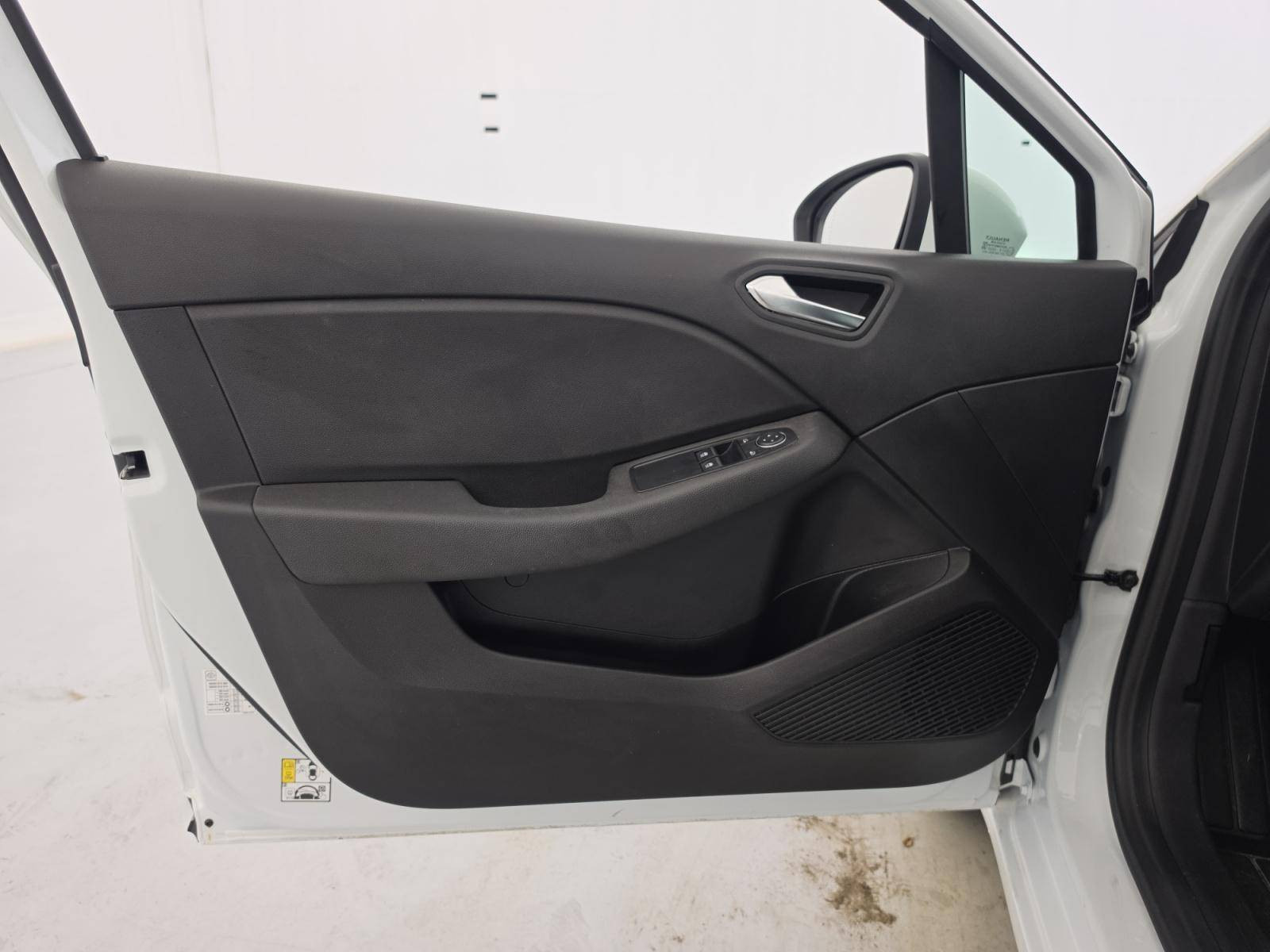 Vente en ligne Renault Clio 5 Clio TCe 90 - 21 au prix de 12 791 €