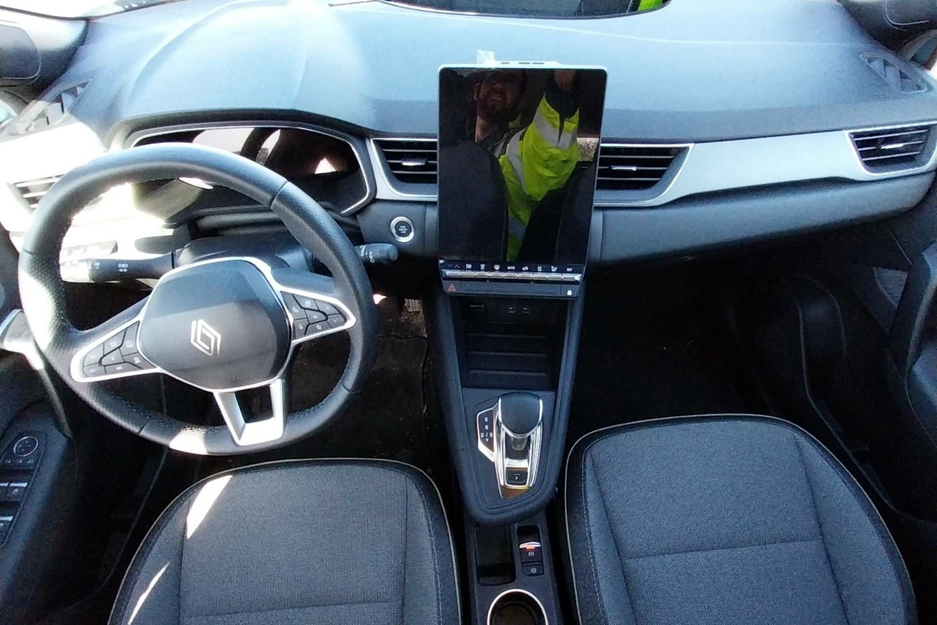 Vente en ligne Renault Symbioz  E-Tech full hybrid 145 au prix de 28 490 €