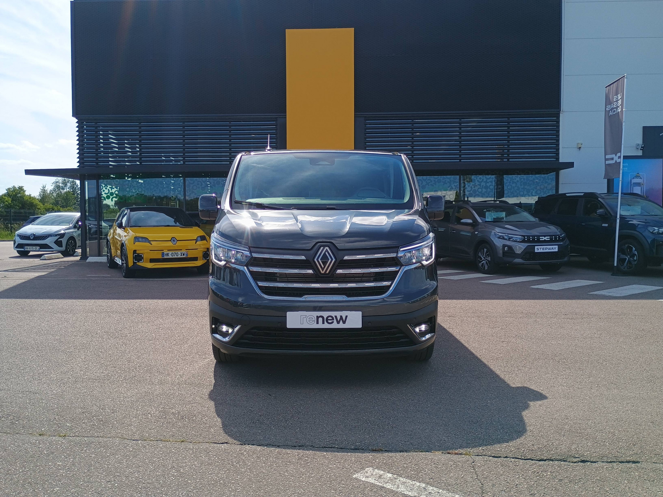 Renault Trafic Cabine Approfondie TRAFIC CA L2H1 3T BLUE DCI 170 AUTO occasion de 2025 en vente à Alençon