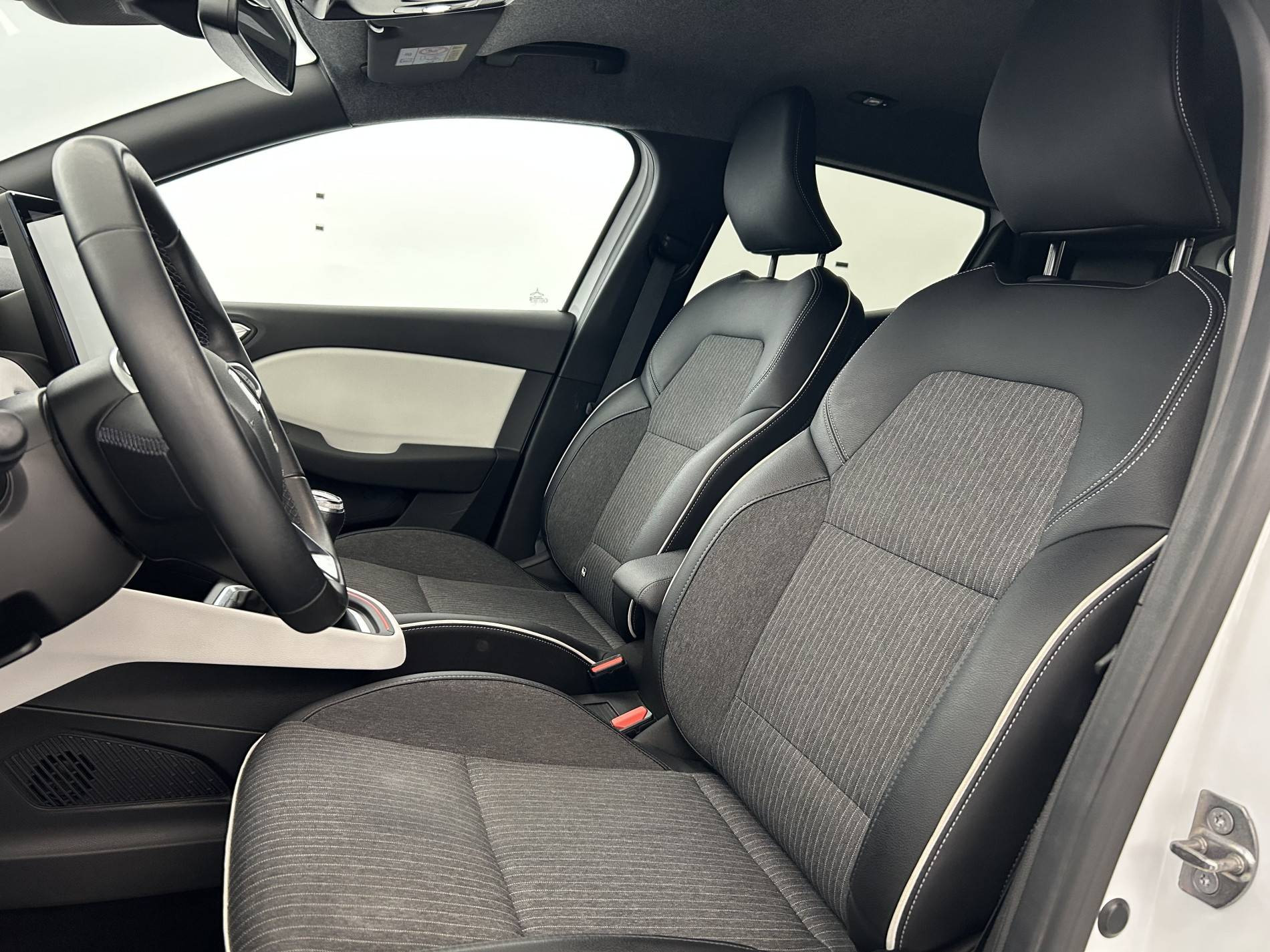 Vente en ligne Renault Clio 5 Clio TCe 90 au prix de 15 490 €