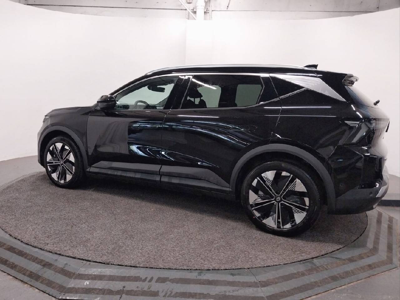 Vente en ligne Renault Scenic E-Tech Scenic E-Tech électrique 220 ch grande autonomie au prix de 1 300 €