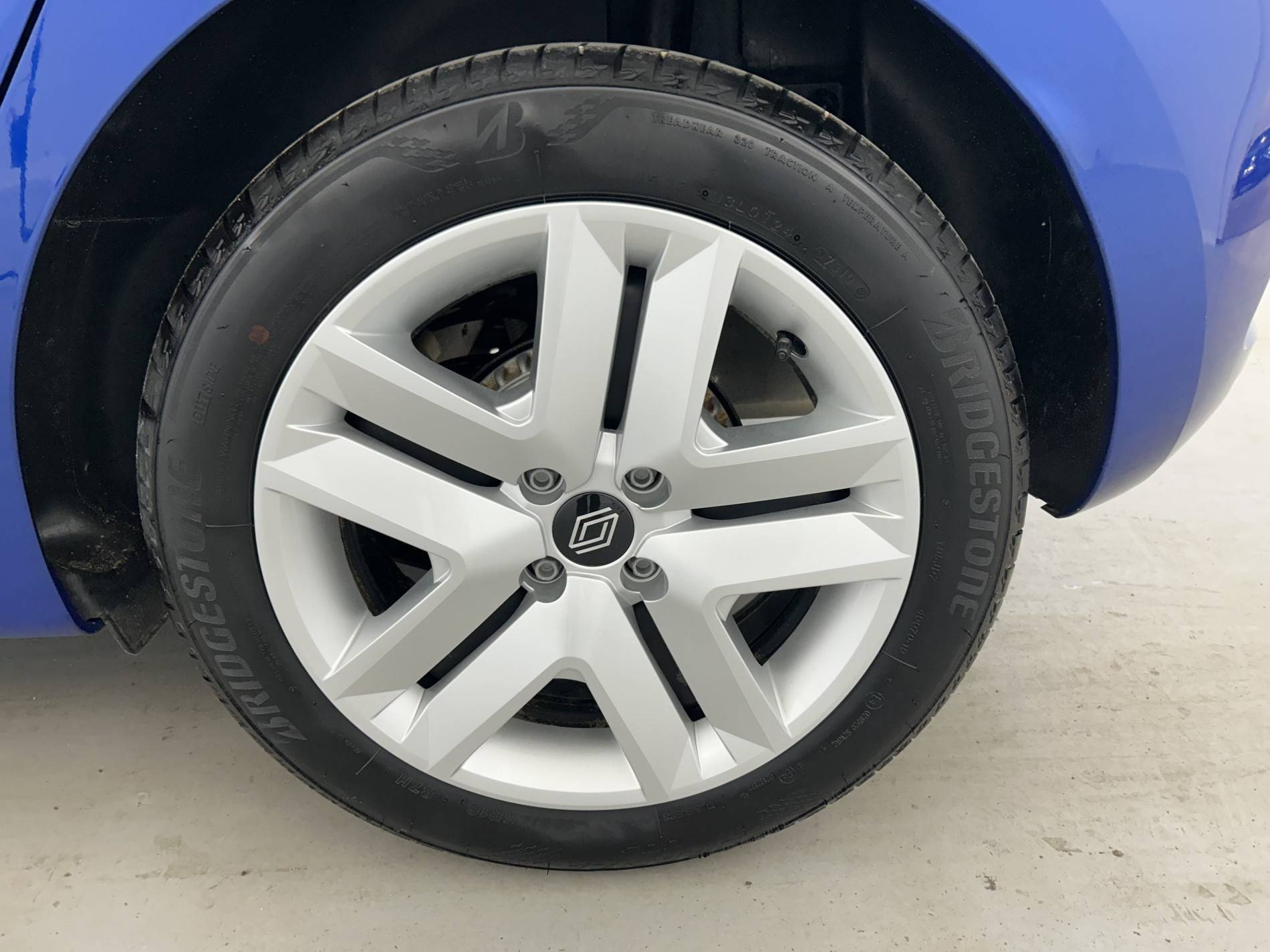 Vente en ligne Renault Clio 5 Clio TCe 90 au prix de 15 990 €