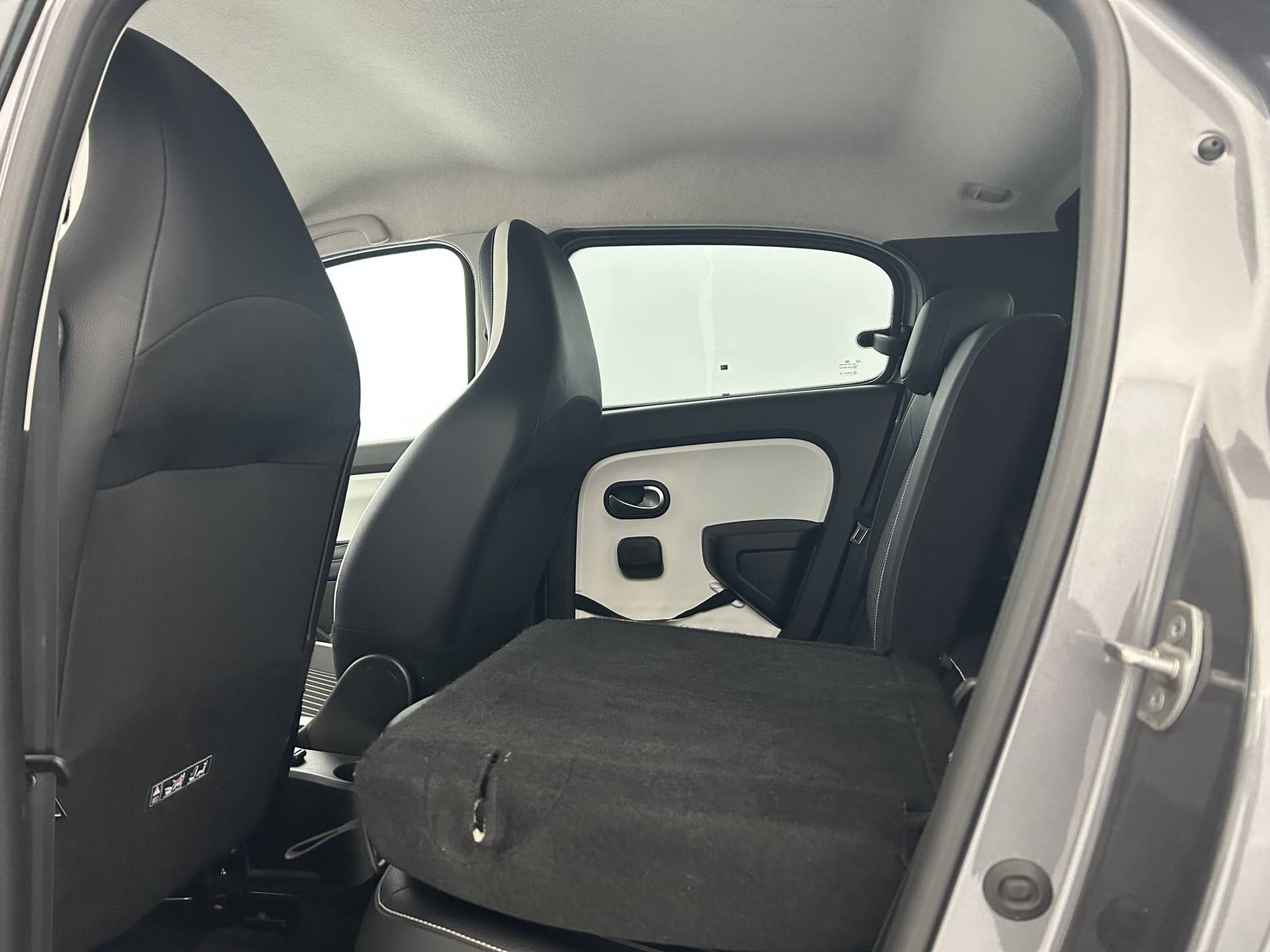 Vente en ligne Renault Twingo Electrique Twingo III E-Tech au prix de 11 990 €