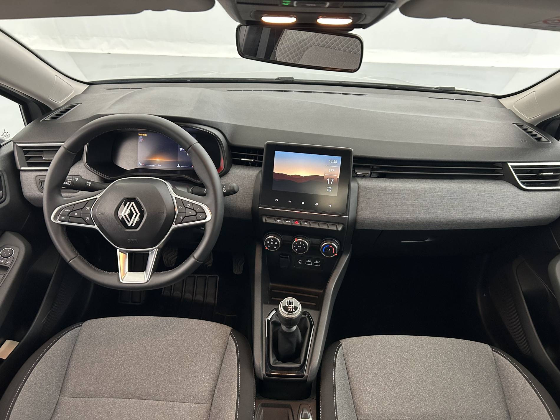 Vente en ligne Renault Clio 5 Clio TCe 90 au prix de 15 790 €