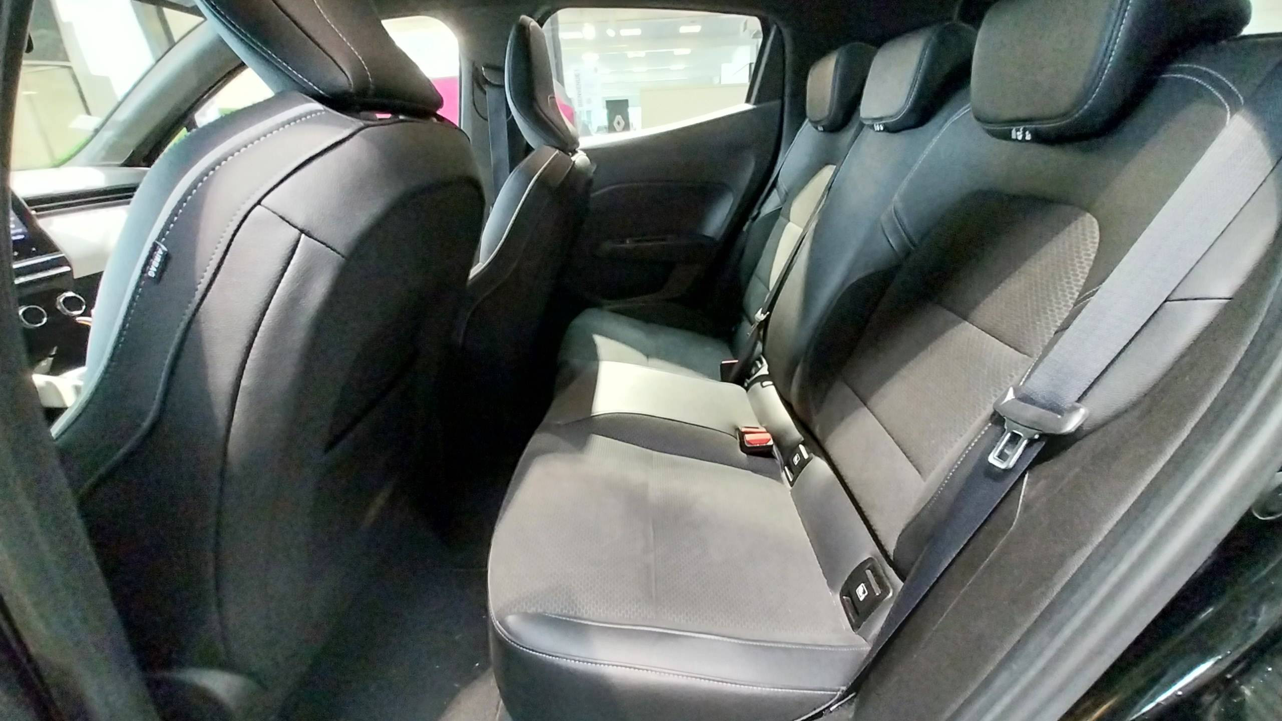 Vente en ligne Renault Clio 5 Clio TCe 90 - 21 au prix de 13 490 €