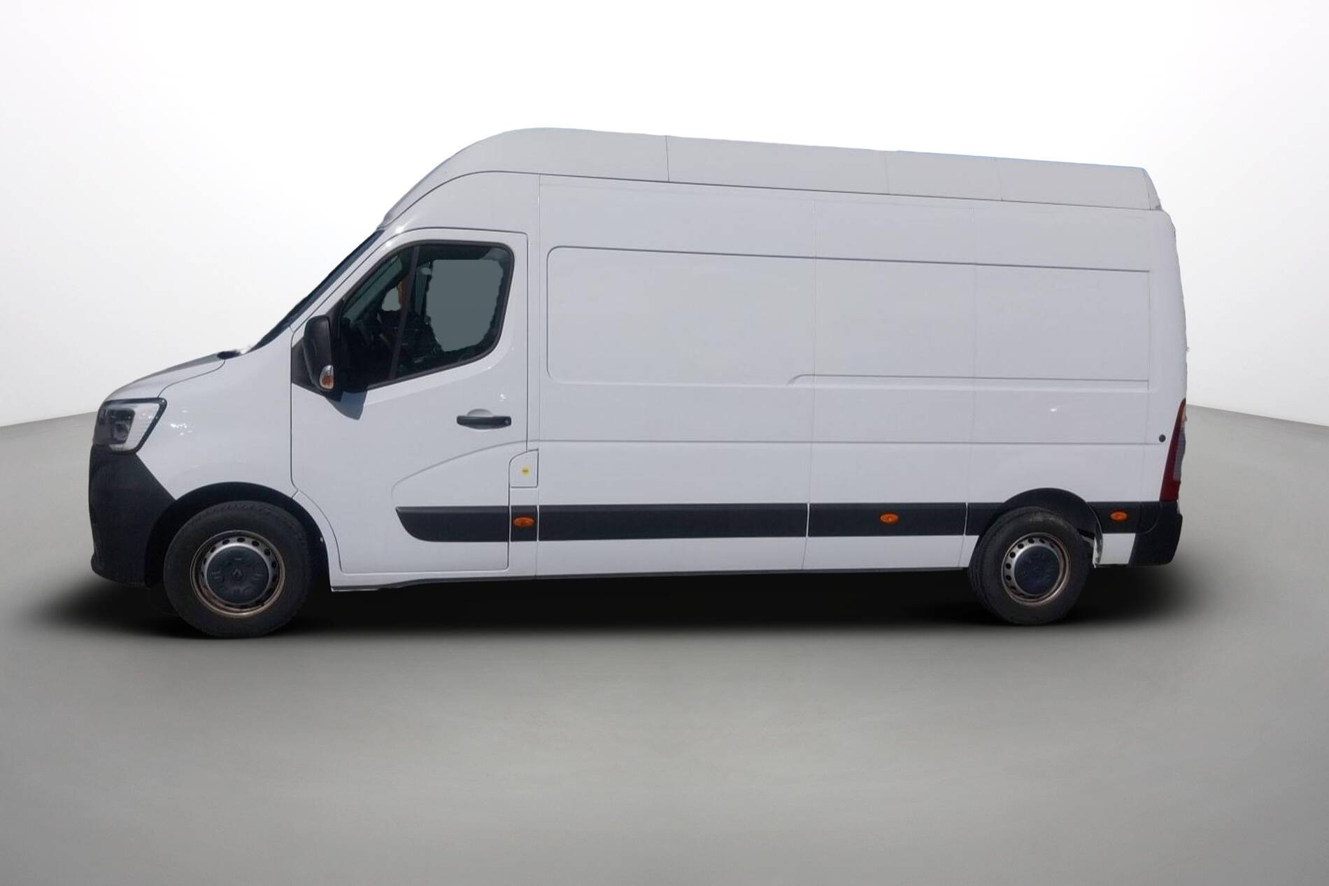 Vente en ligne Renault Master Fourgon MASTER FGN TRAC F3500 L3H3 BLUE DCI 135 au prix de 28 790 €