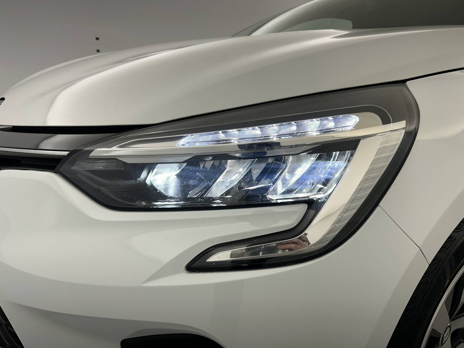 Vente en ligne Renault Clio 5 Clio TCe 90 au prix de 13 790 €