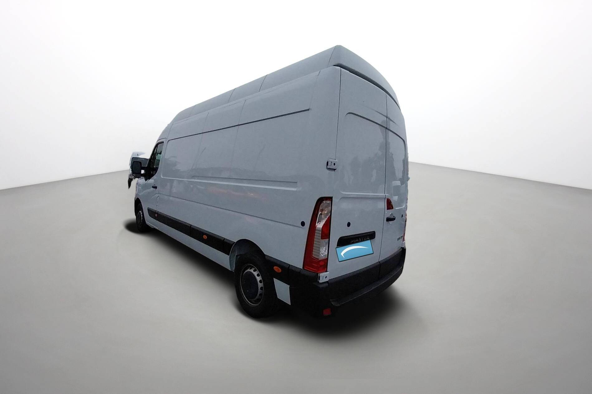 Vente en ligne Renault Master Fourgon MASTER FGN TRAC F3500 L3H3 BLUE DCI 135 au prix de 29 790 €