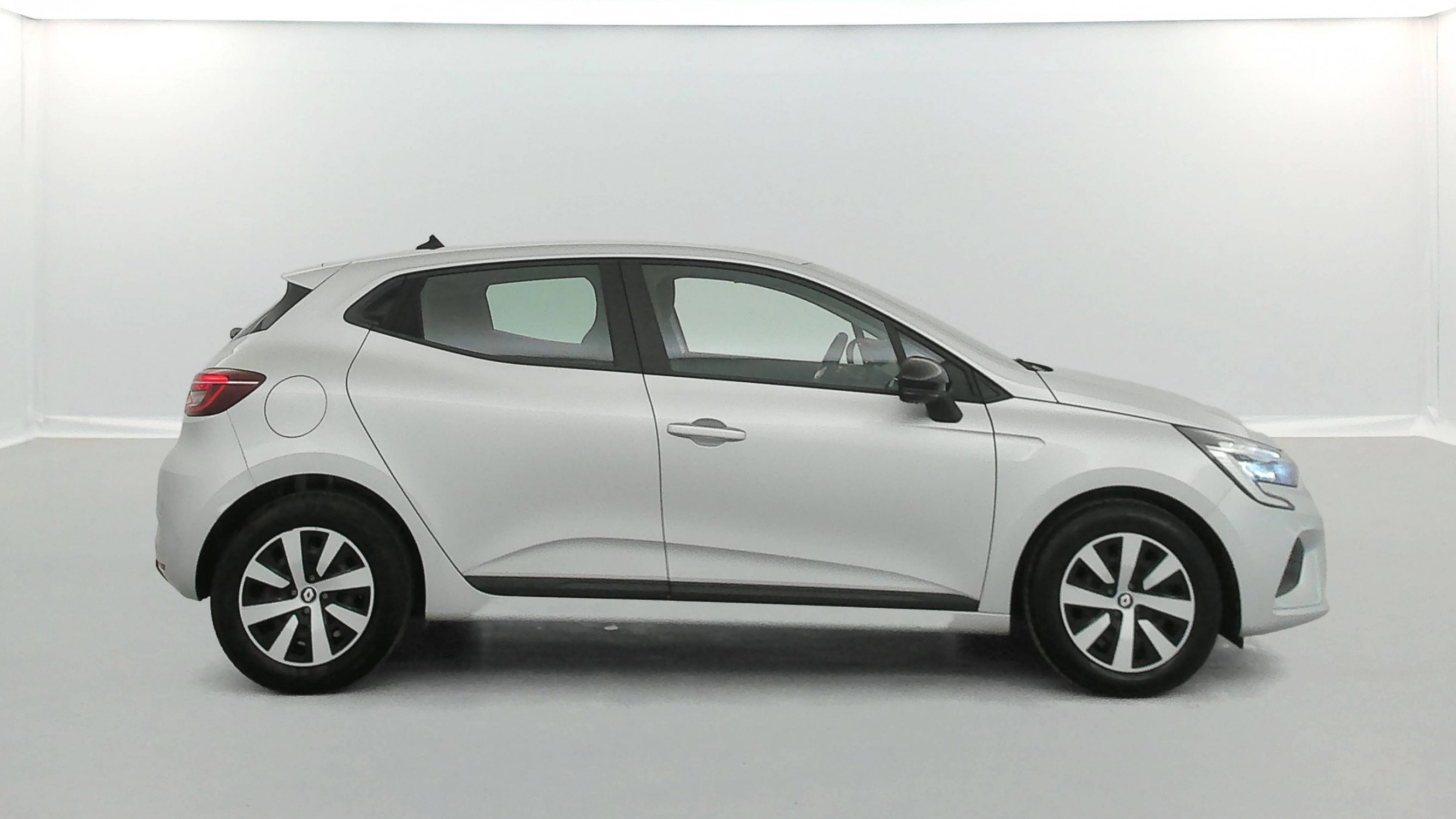 Vente en ligne Renault Clio 5 Clio TCe 90 au prix de 14 490 €