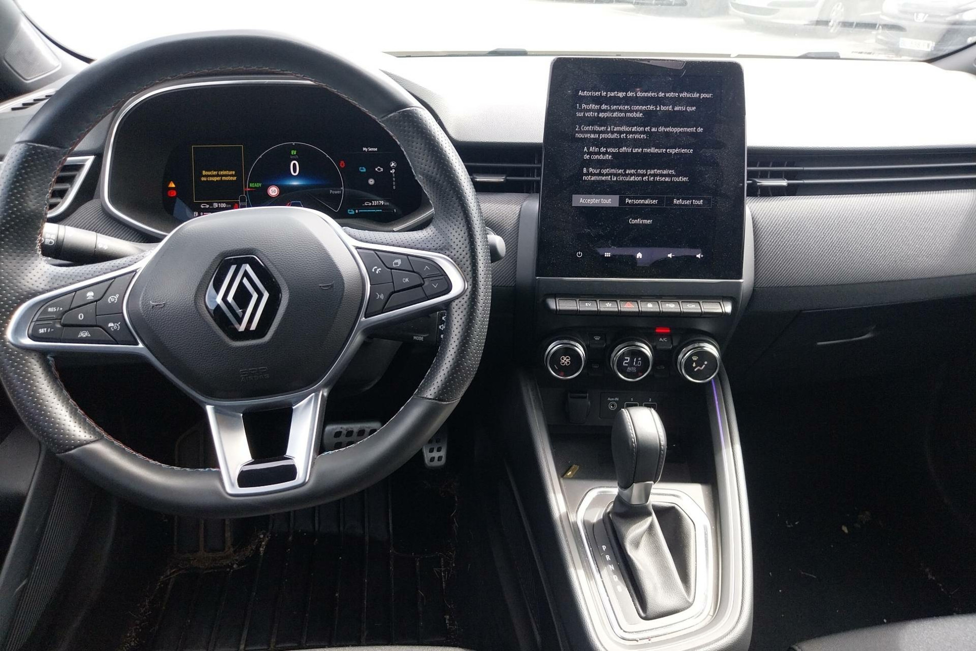 Vente en ligne Renault Clio 5 Clio E-Tech full hybrid 145 au prix de 20 990 €