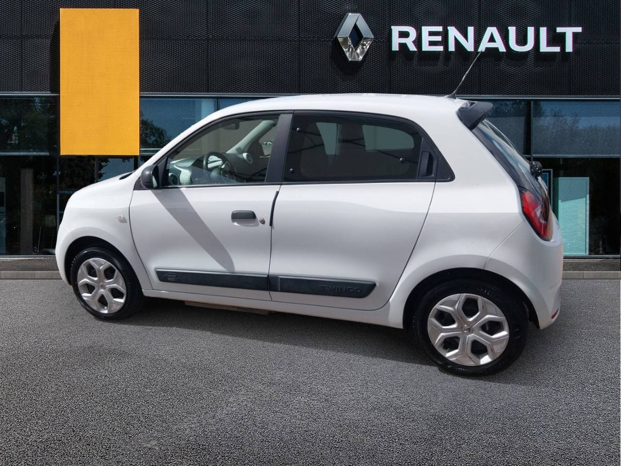 Vente en ligne Renault Twingo Electrique Twingo III E-Tech au prix de 11 990 €