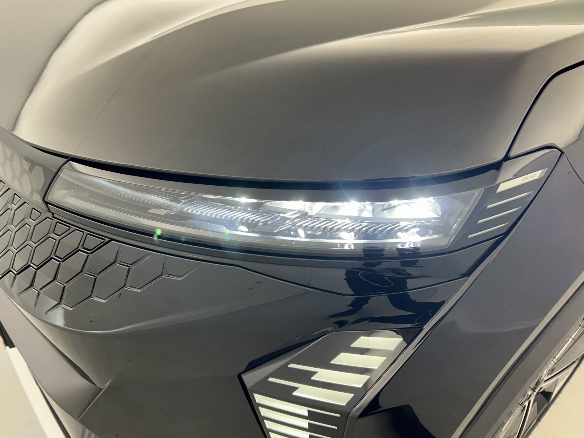 Vente en ligne Renault Scenic E-Tech Scenic E-Tech électrique 220 ch grande autonomie au prix de 37 670 €
