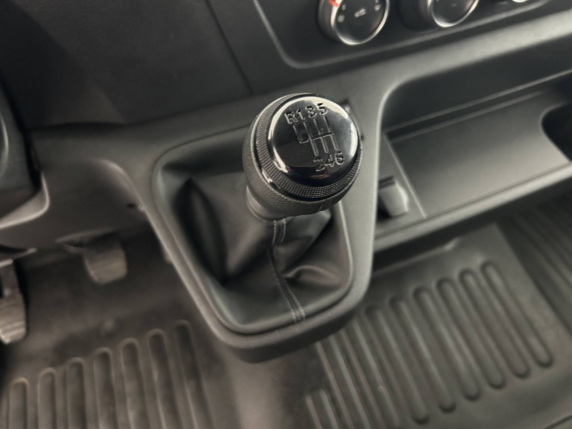 Vente en ligne Renault Master Fourgon MASTER FGN TRAC F3500 L3H3 BLUE DCI 135 au prix de 27 490 €