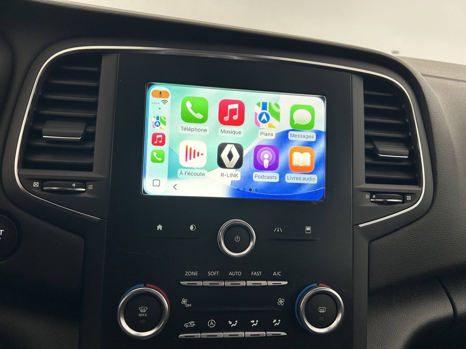 Vente en ligne Renault Megane 4 Mégane IV Berline Blue dCi 115 EDC au prix de 16 400 €