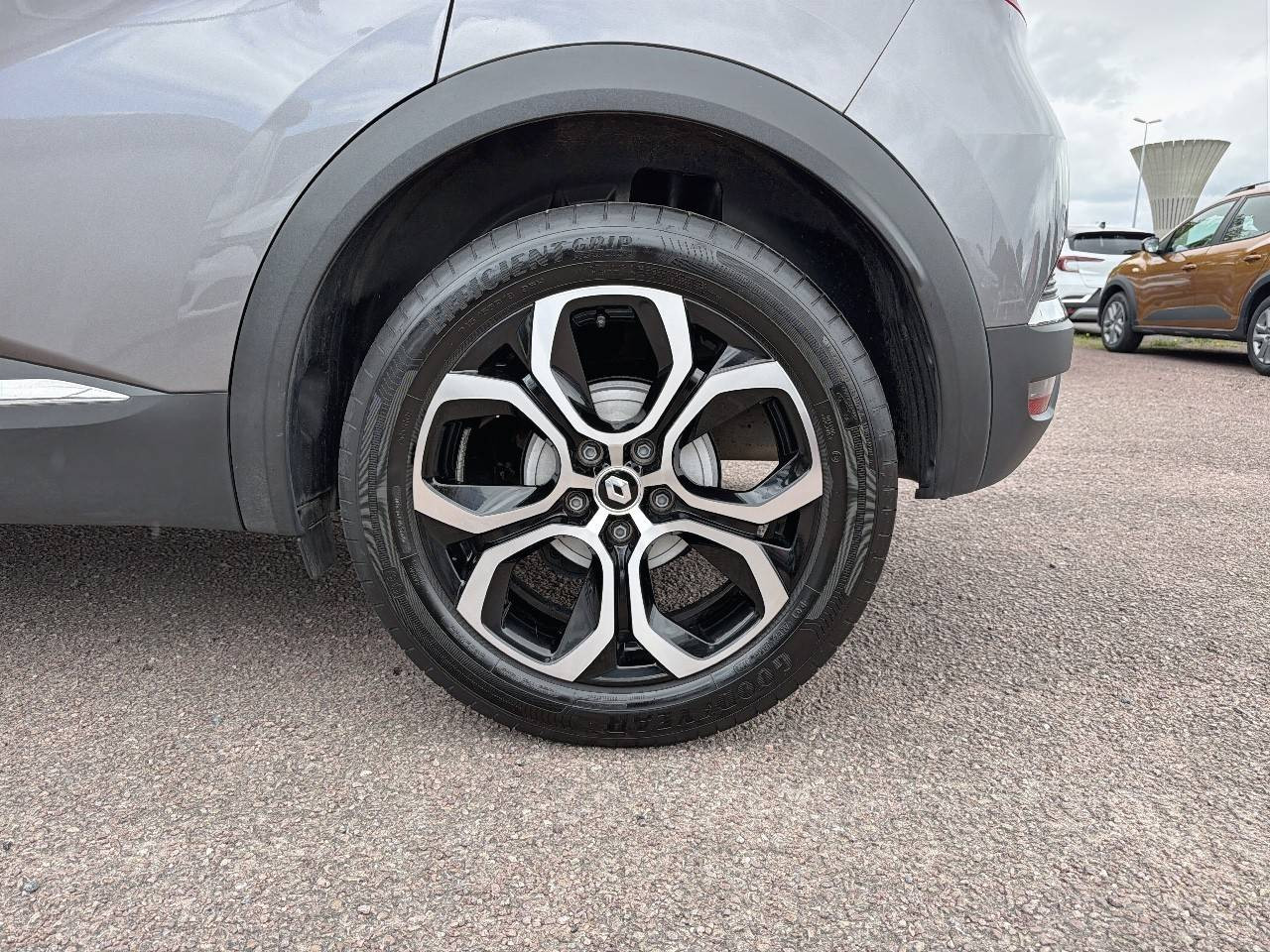 Vente en ligne Renault Captur  mild hybrid 140 au prix de 17 480 €