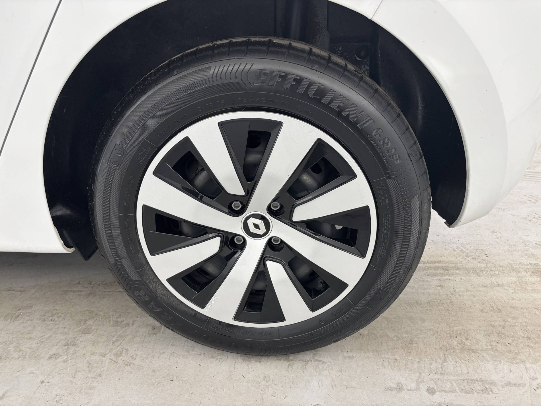 Vente en ligne Renault Clio 5 Clio TCe 90 au prix de 13 791 €