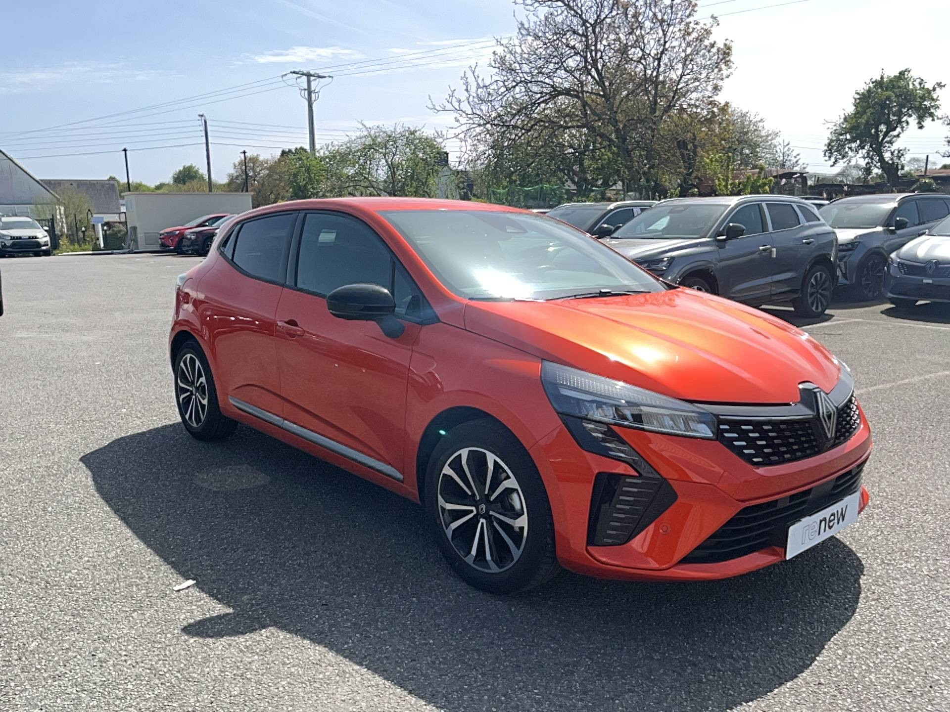 Vente en ligne Renault Clio 5 Clio E-Tech full hybrid 145 au prix de 18 990 €