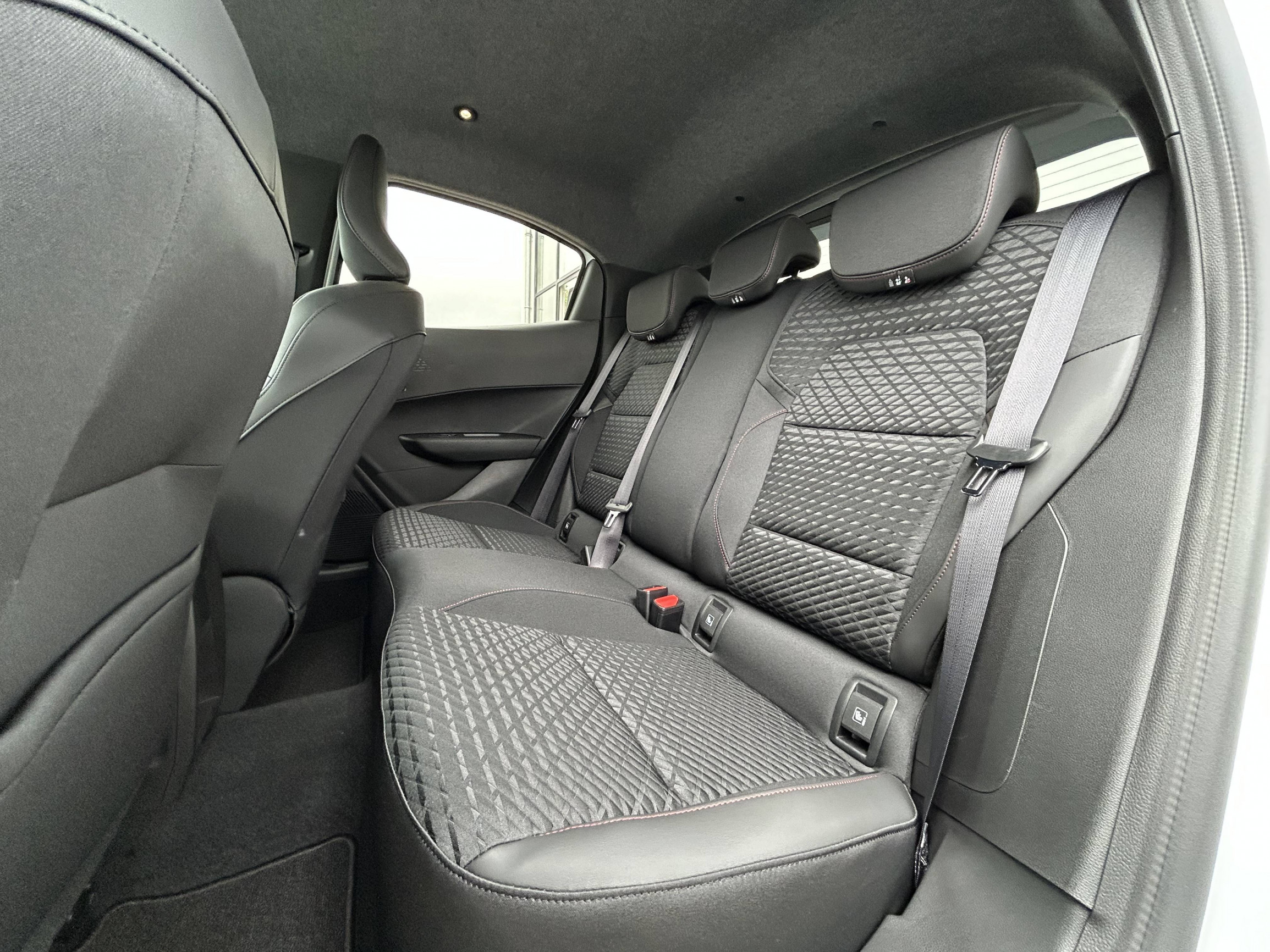 Vente en ligne Renault Clio 6 Clio E-Tech full hybrid 160 ch au prix de 25 780 €