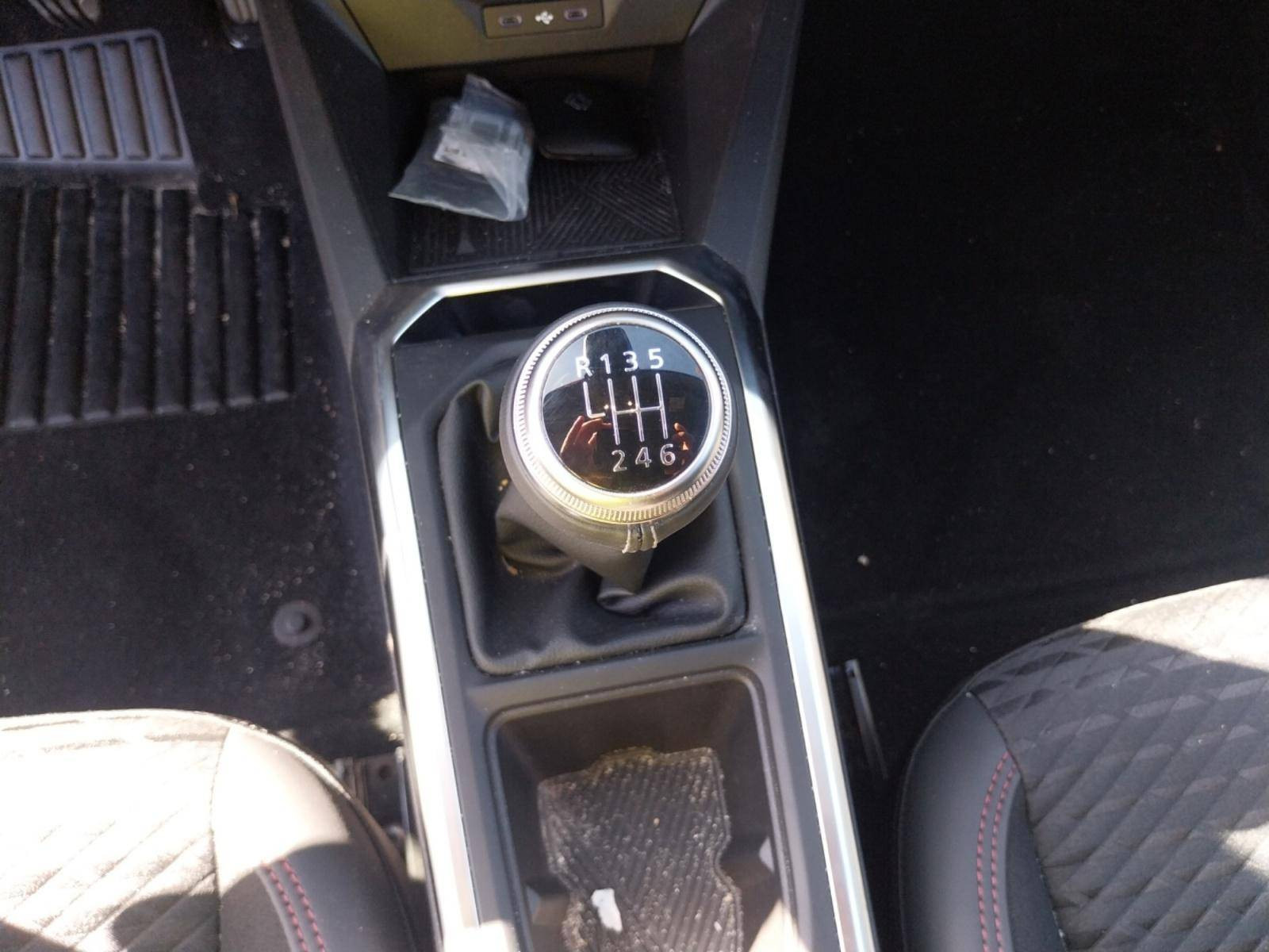 Vente en ligne Renault Clio 6 Clio TCe 115 ch au prix de 22 990 €