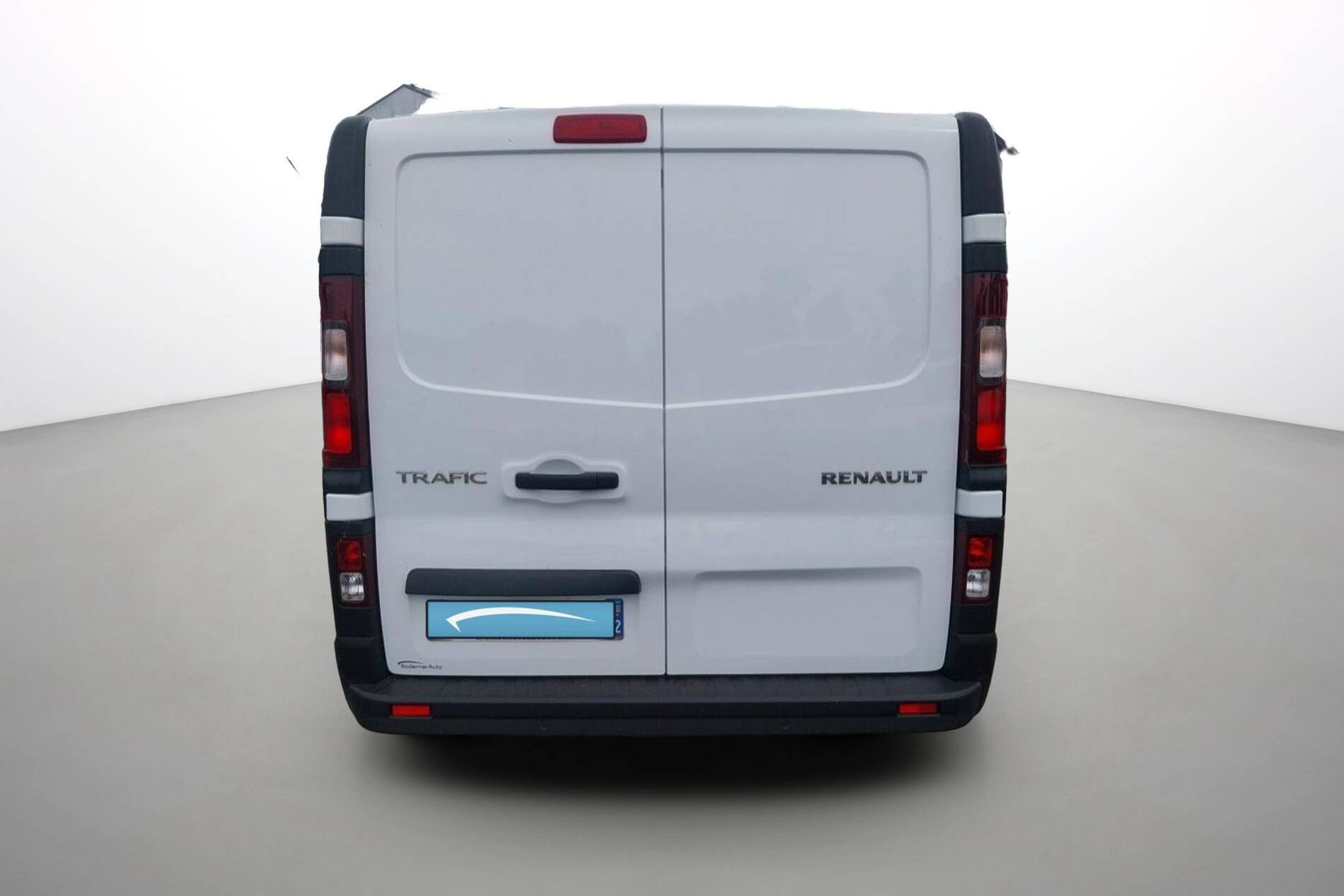 Vente en ligne Renault Trafic 3 Fourgon TRAFIC FG BLUE DCI 130 L1H1 3T GSR2 au prix de 24 500 €