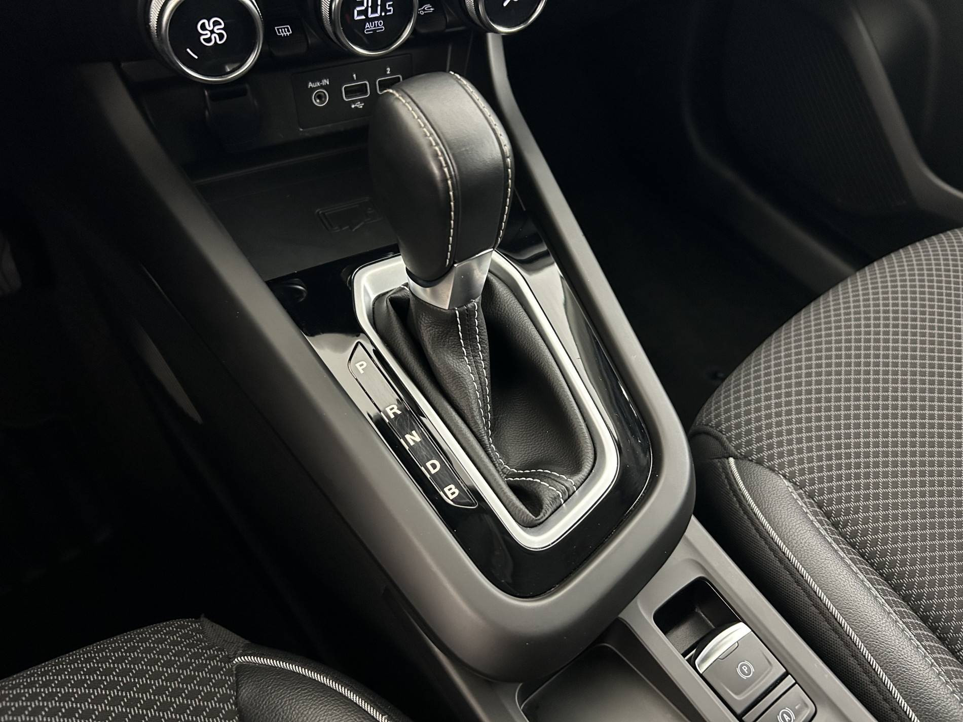 Vente en ligne Renault Arkana  E-Tech hybride 145 - 22 au prix de 21 790 €