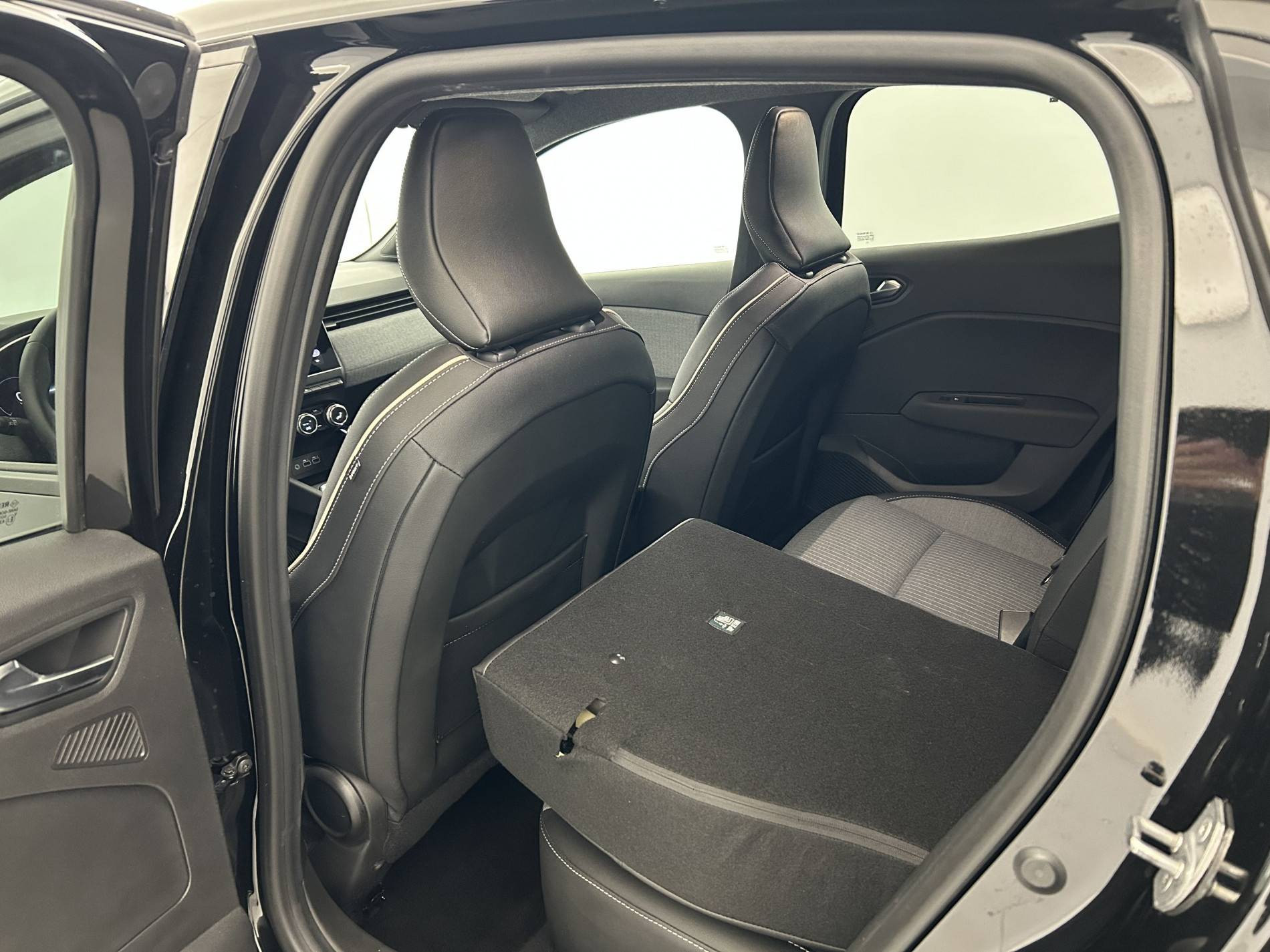 Vente en ligne Renault Clio 5 Clio Eco-G 100 ch GSR2 au prix de 17 790 €