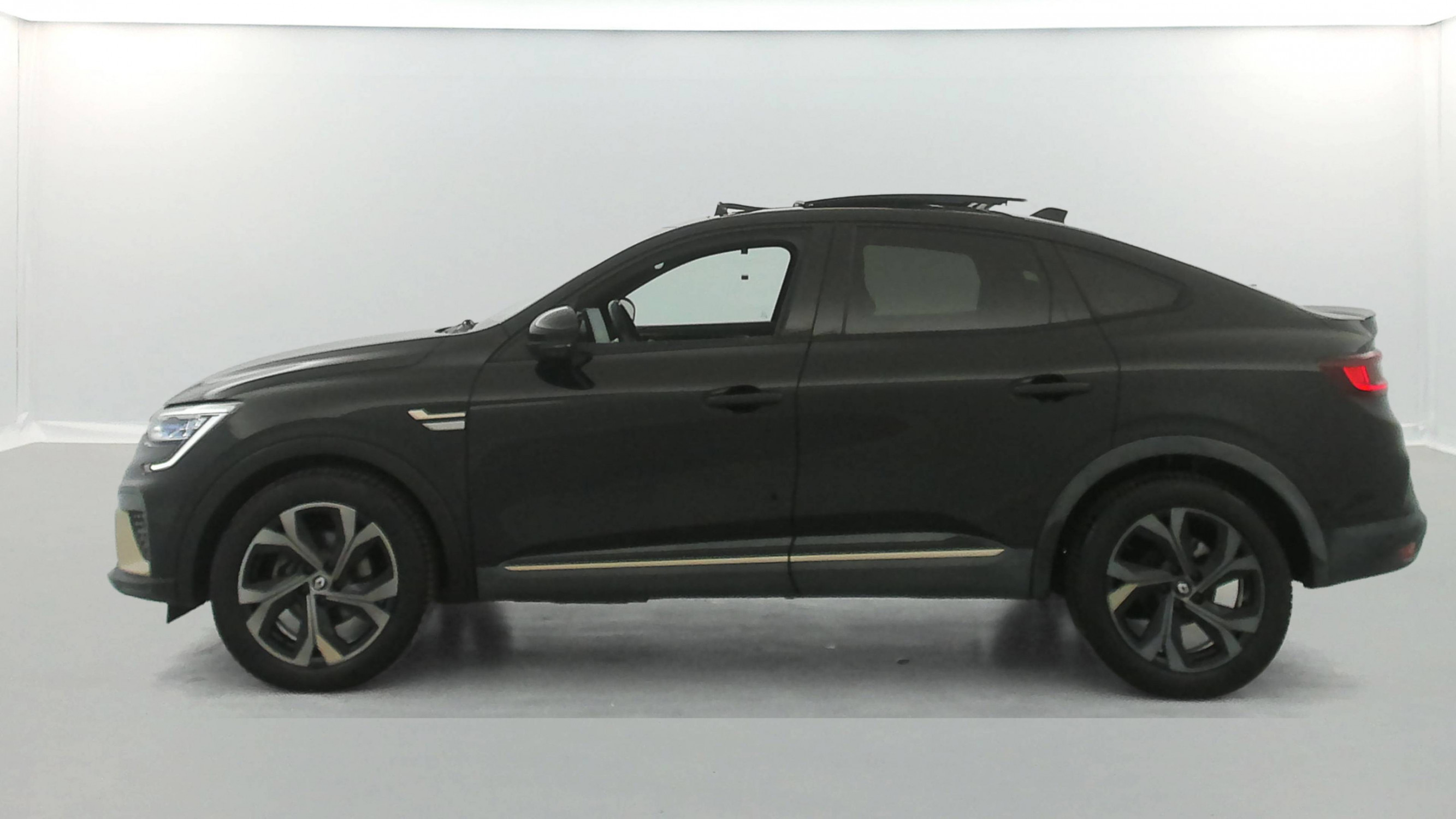 Vente en ligne Renault Arkana  E-Tech hybride 145 - 22 au prix de 21 990 €