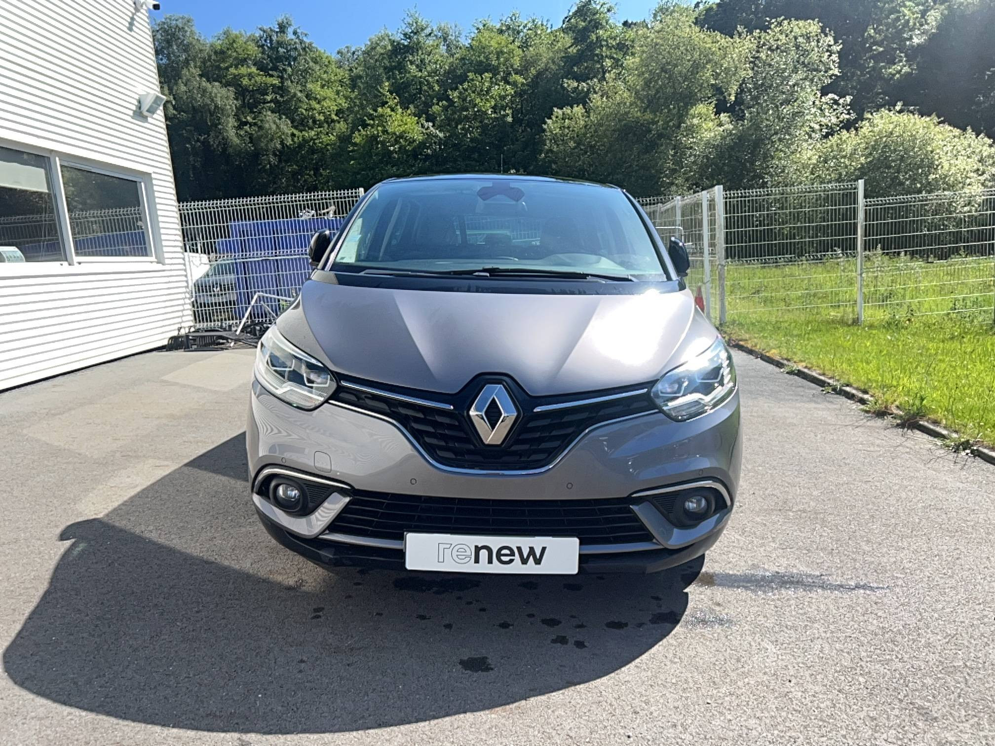 Vente en ligne Renault Scenic 4 Scenic TCe 140 FAP au prix de 15 590 €