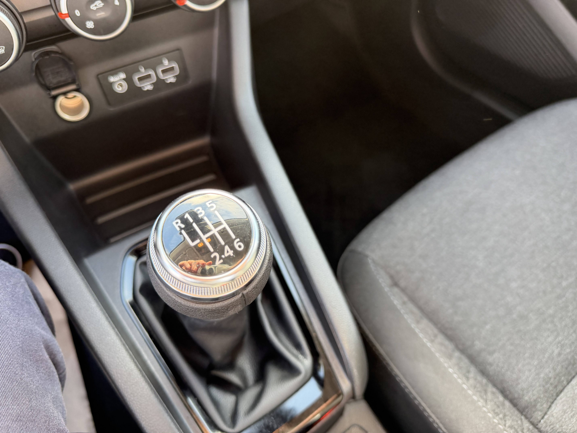 Vente en ligne Renault Clio 5 Clio TCe 90 - 21N au prix de 12 490 €