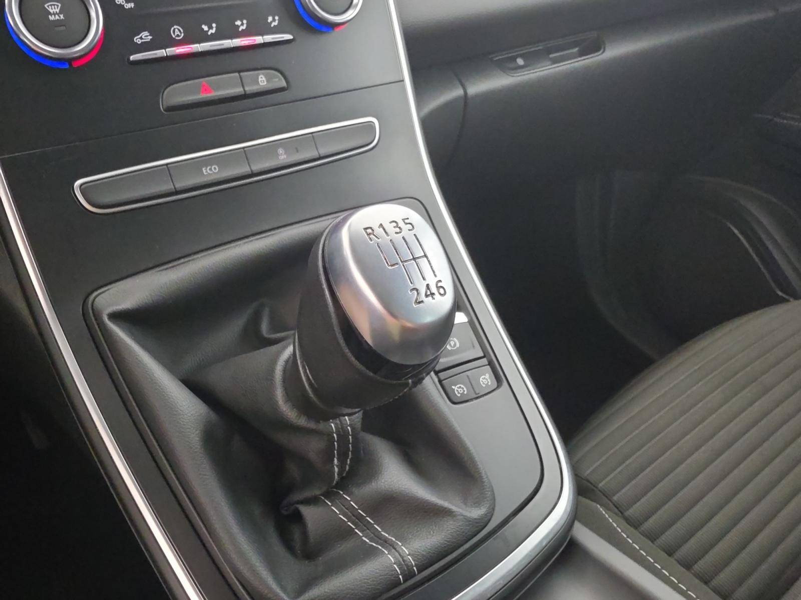 Vente en ligne Renault Scenic 4 Scenic TCe 140 au prix de 18 790 €